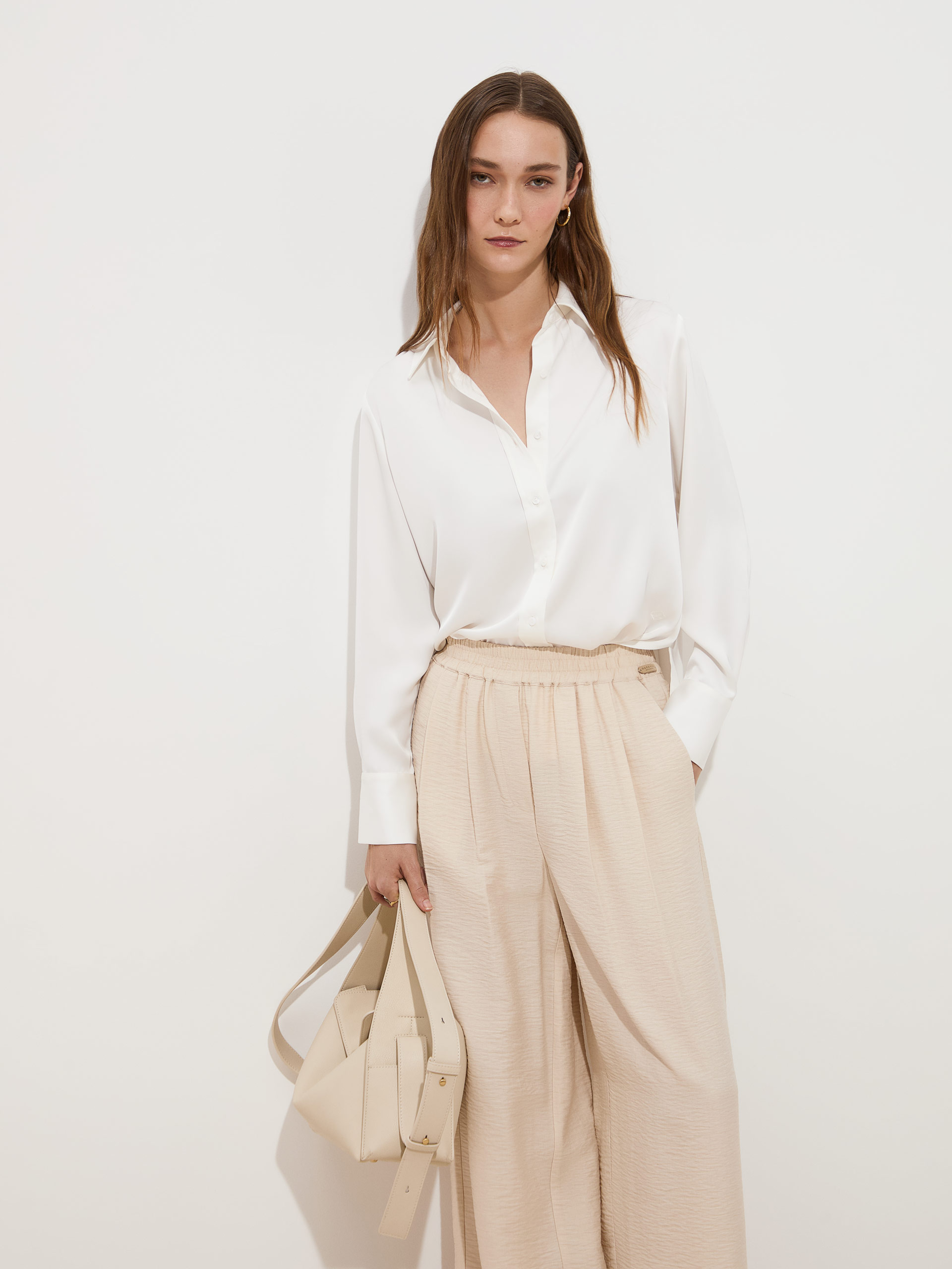 Flowy wide-leg trousers