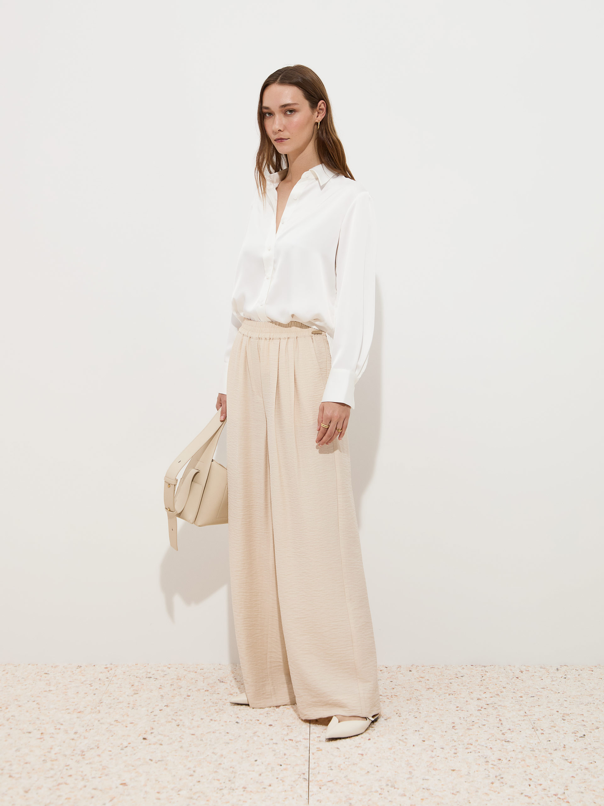 Flowy wide-leg trousers