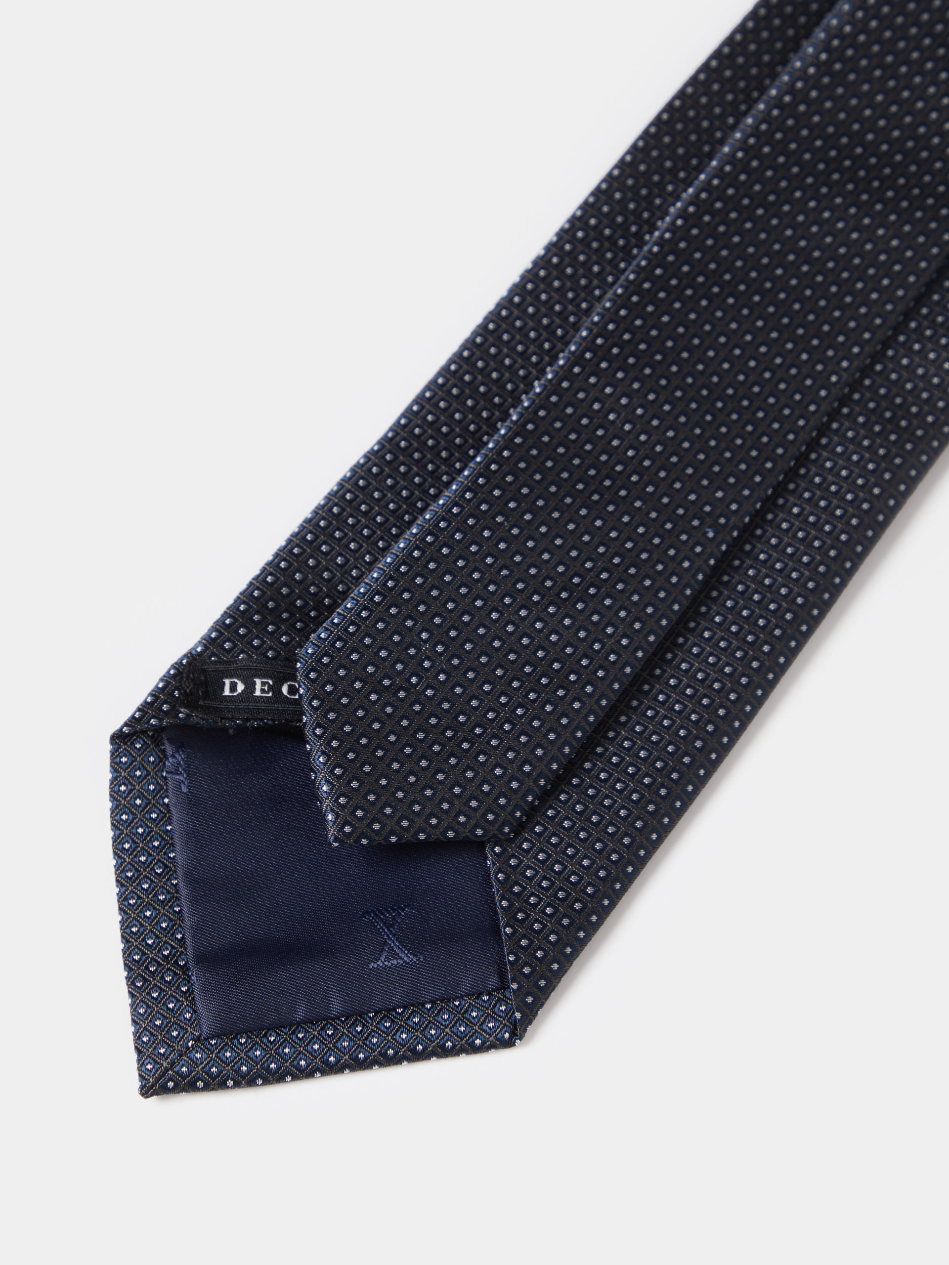 Silk tie