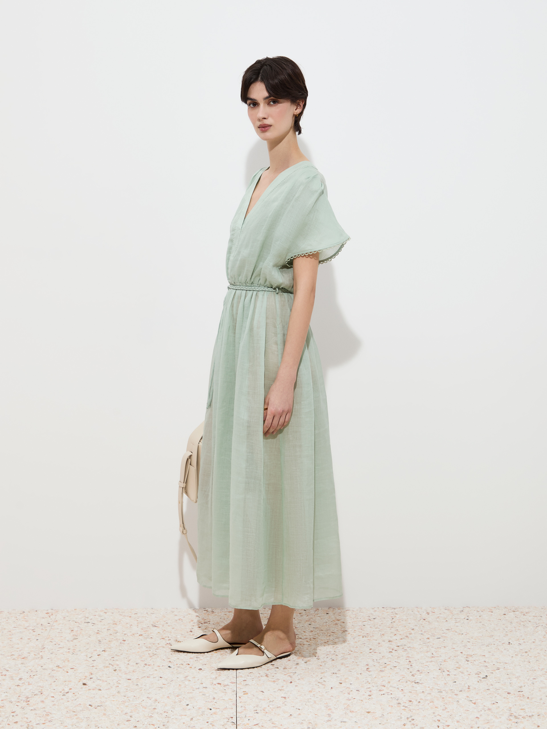 Vestido confeccionado en ramio y lyocell