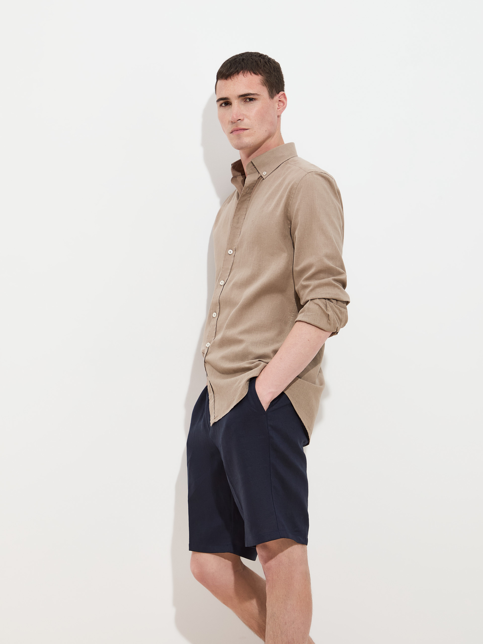 Regular fit shirt in linen and cotton