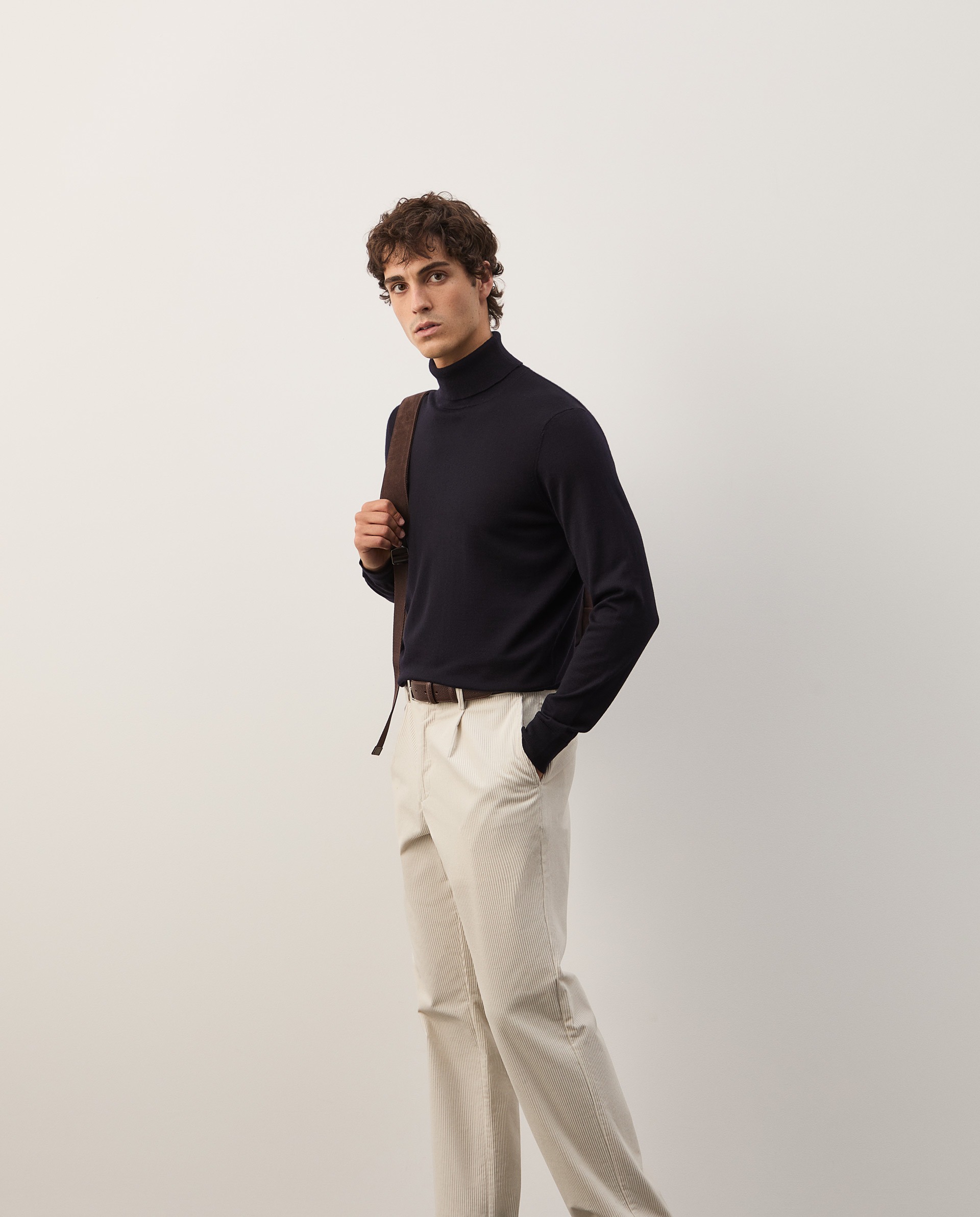 Camisola de gola alta em lã merino