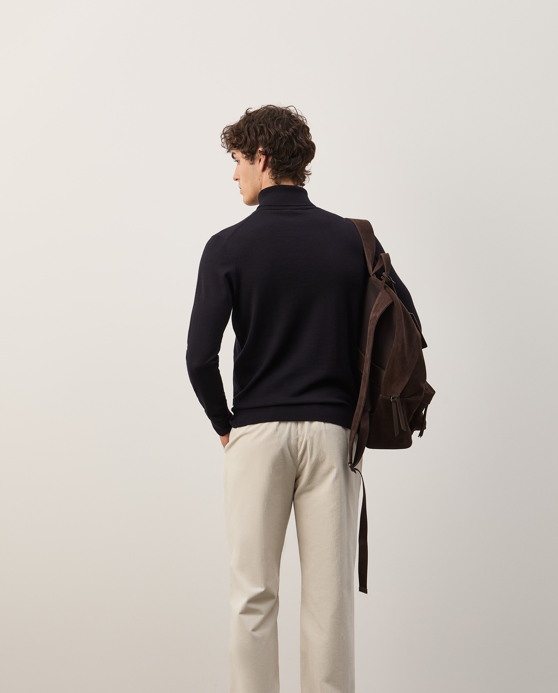 Camisola de gola alta em lã merino