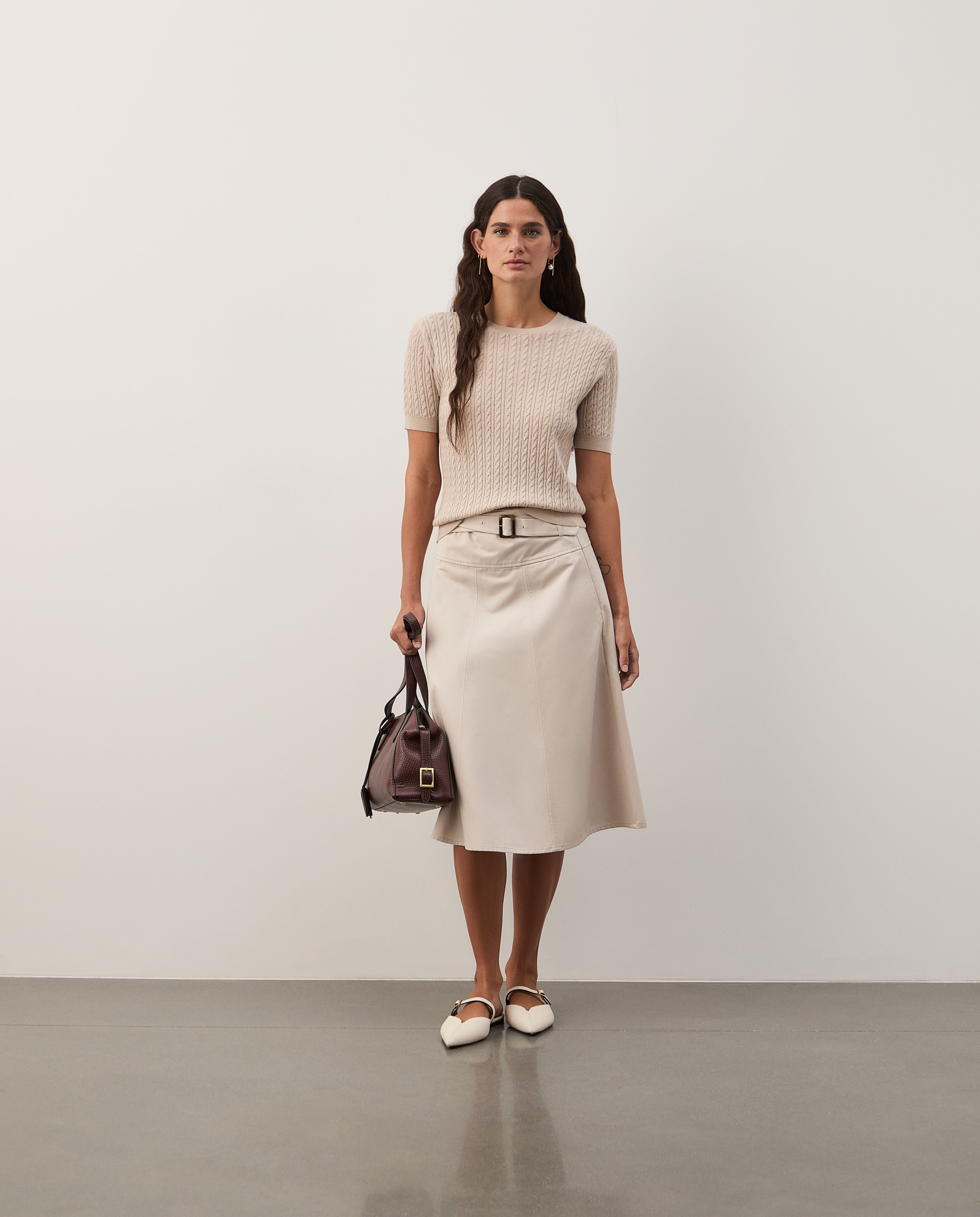 Knitted sweater made of wool and cashmere.