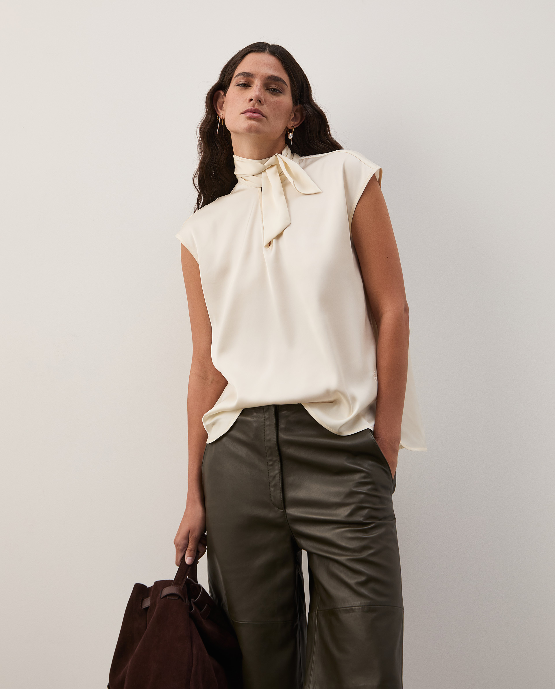 Blusa holgada con lazo