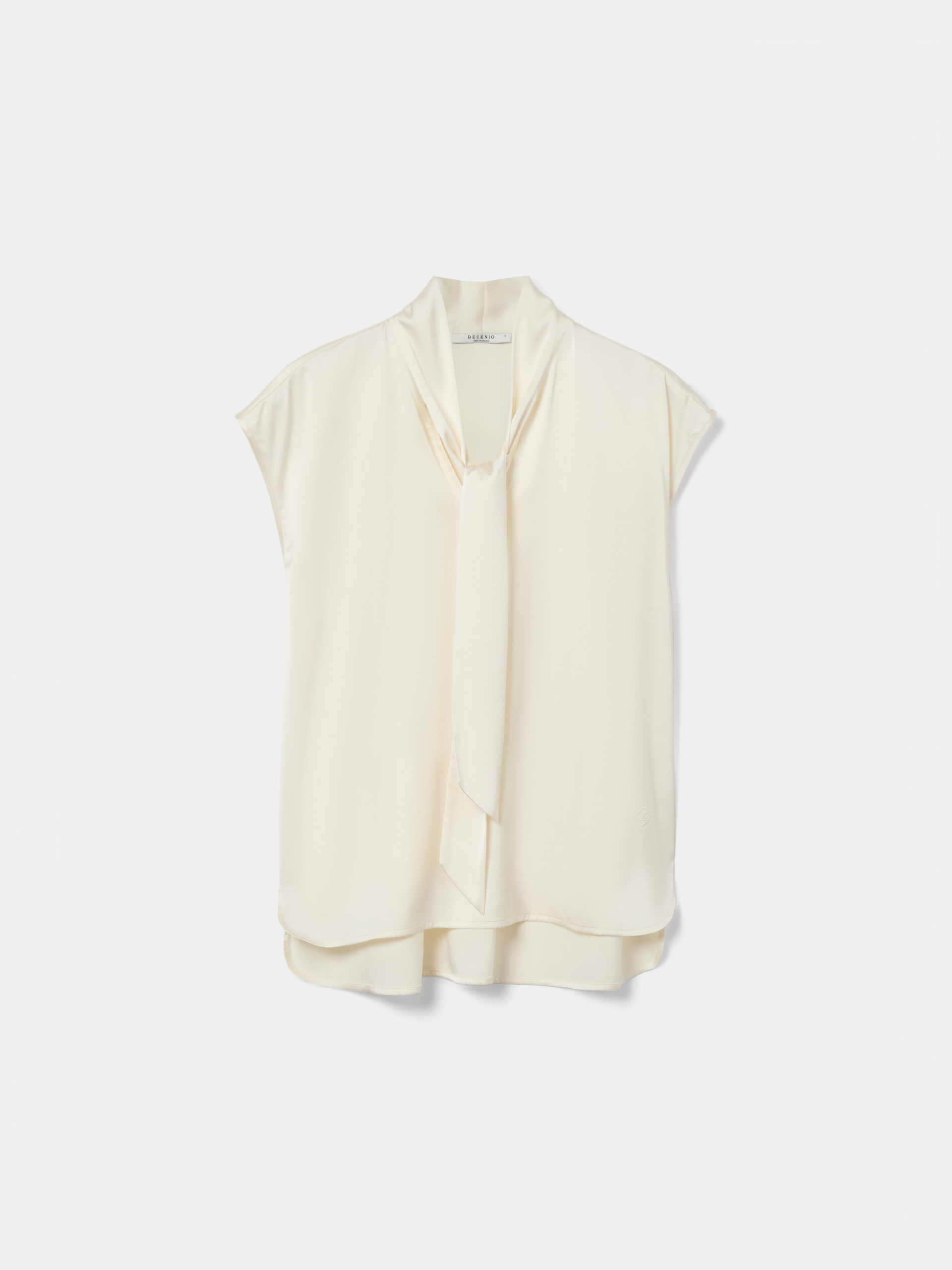Blusa holgada con lazo