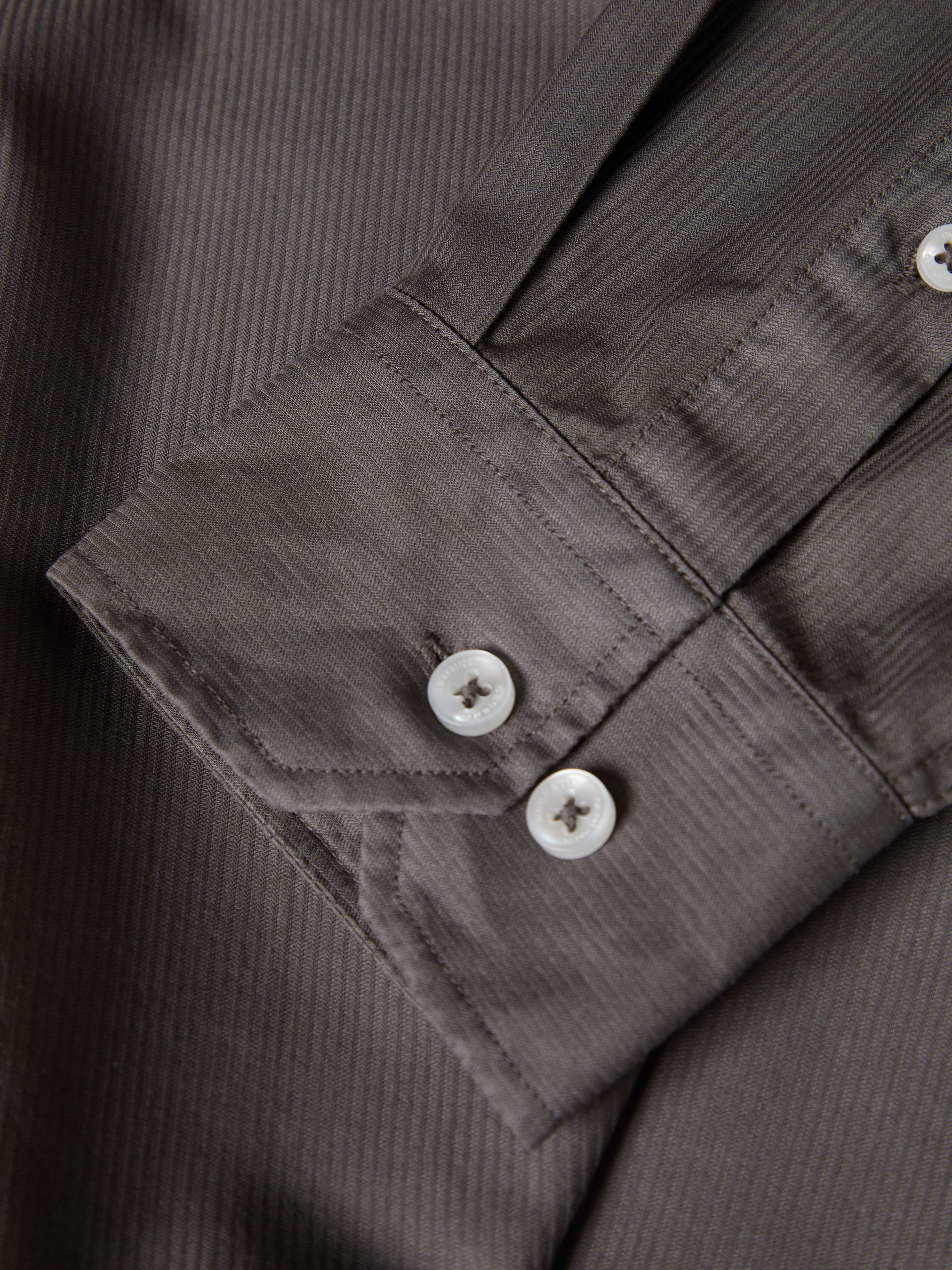 Camisa regular fit garment dye