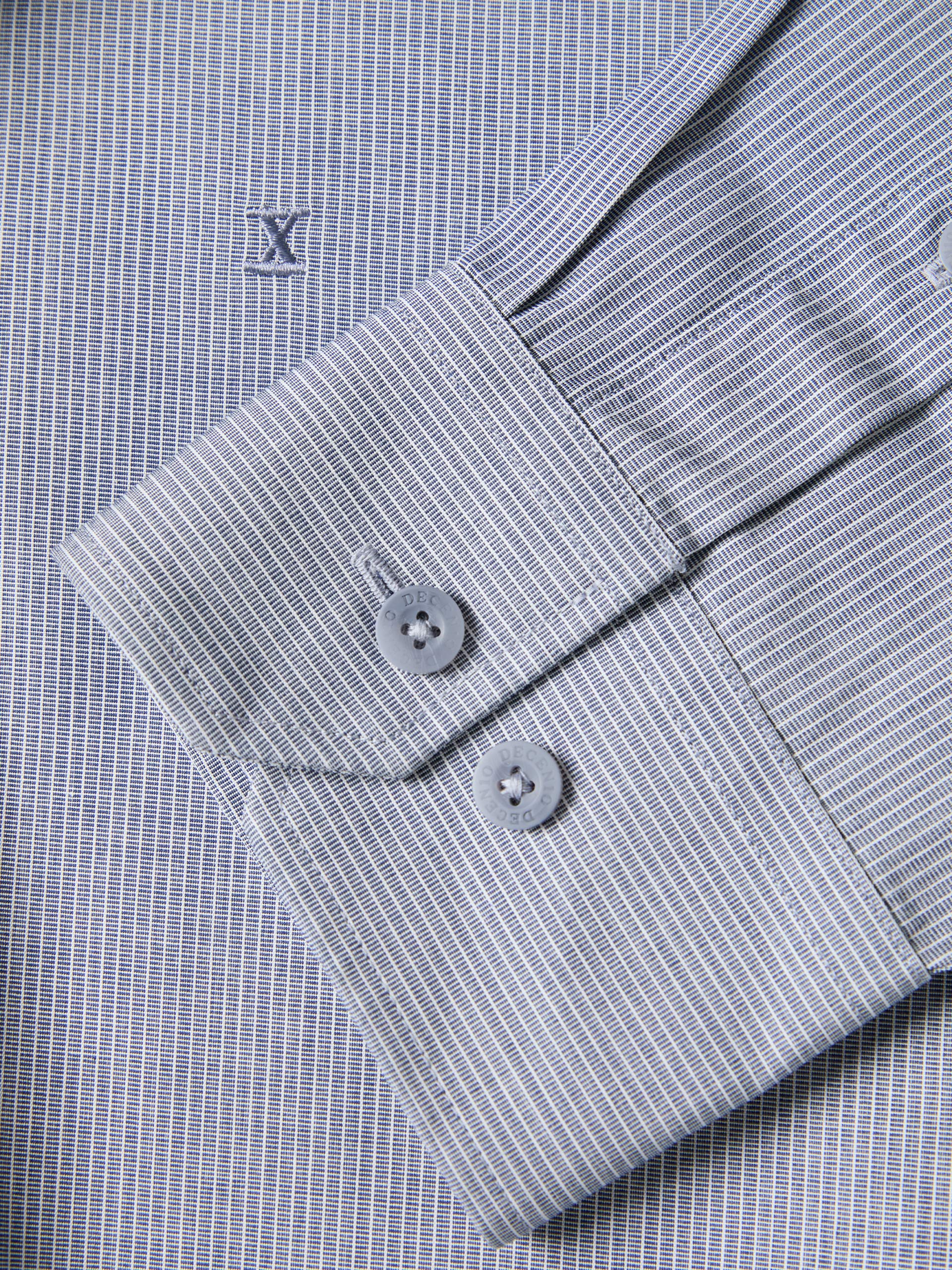 Camisa slim fit às riscas
