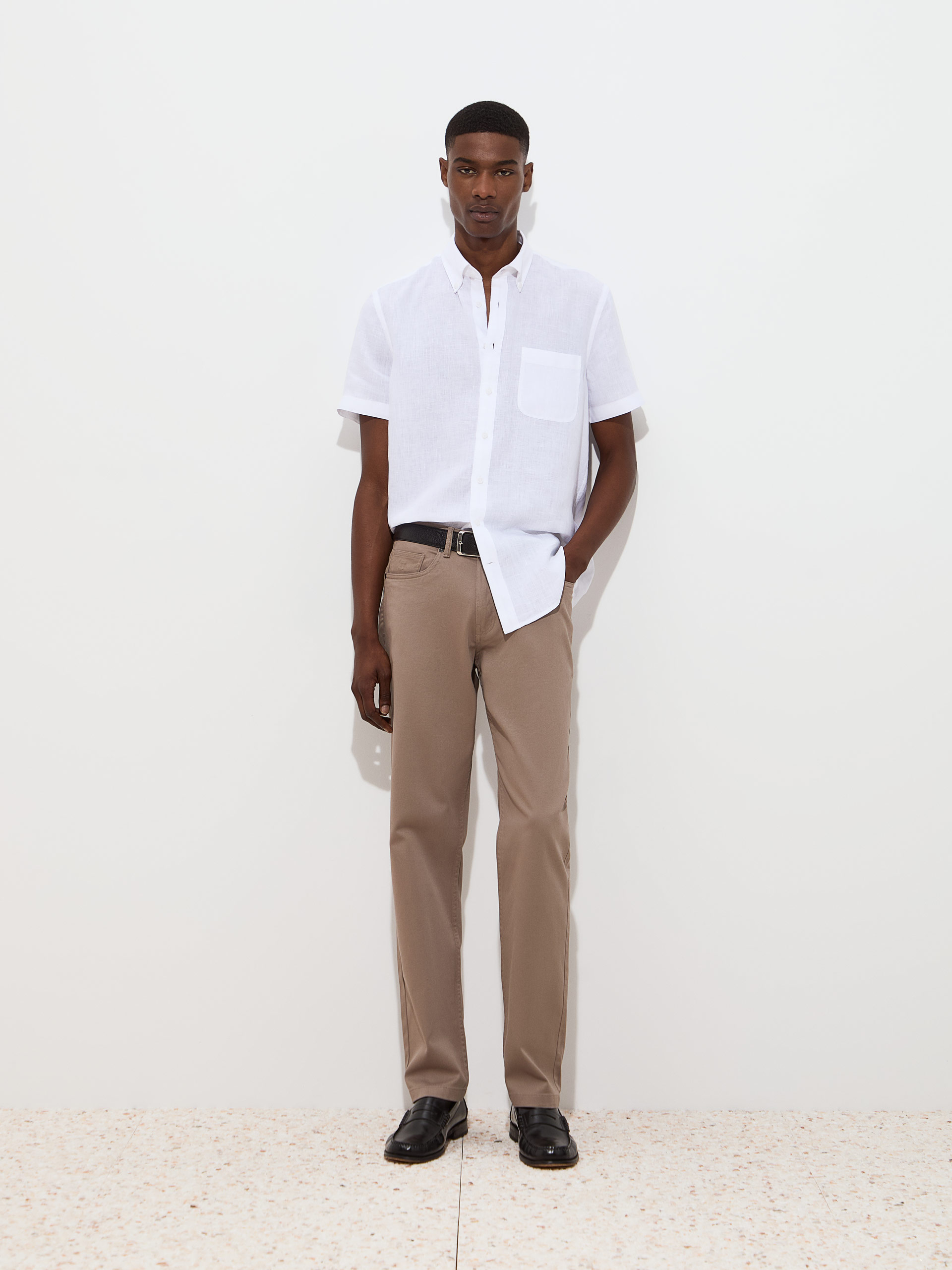 Short-sleeved linen shirt