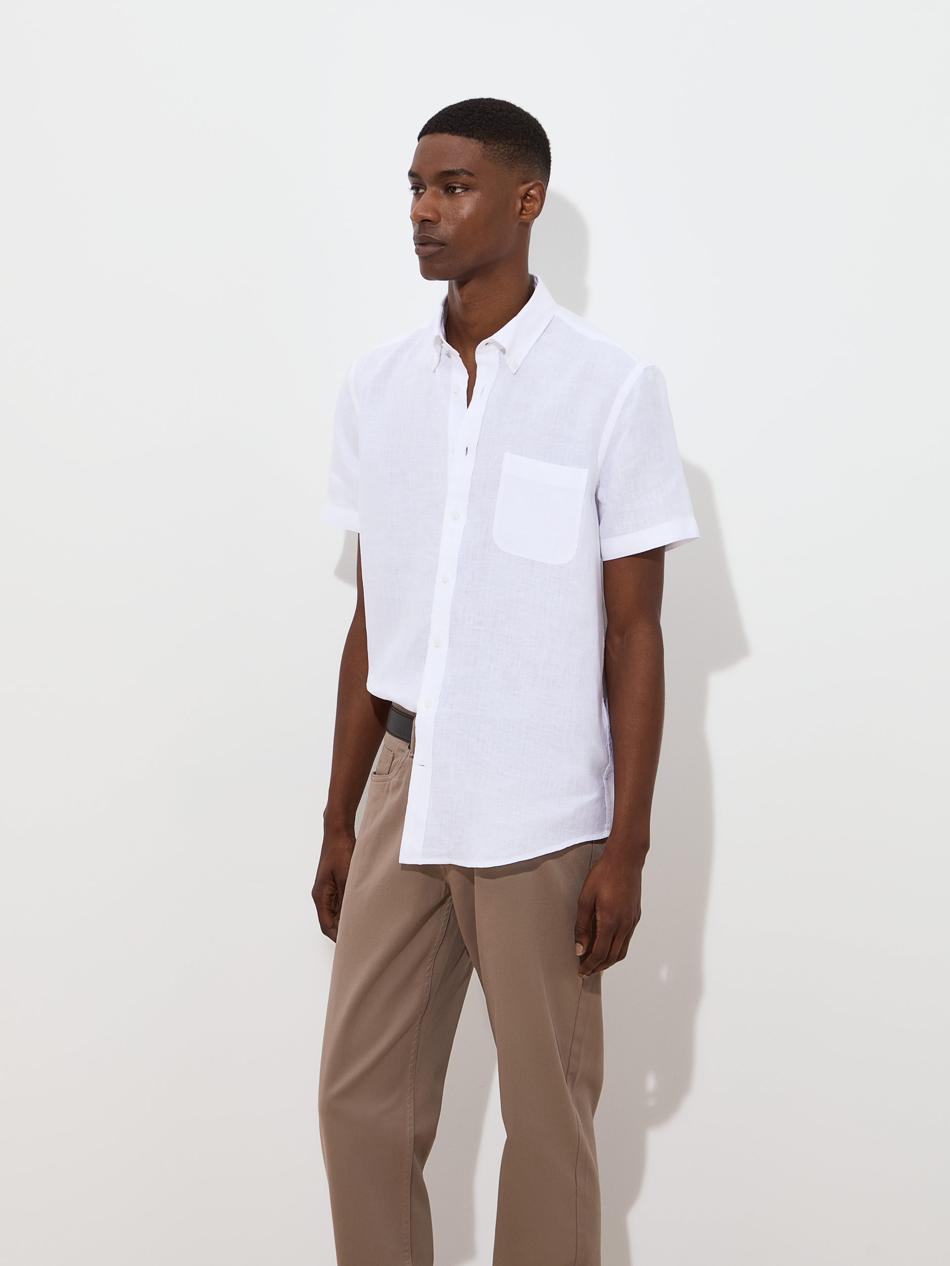 Short-sleeved linen shirt