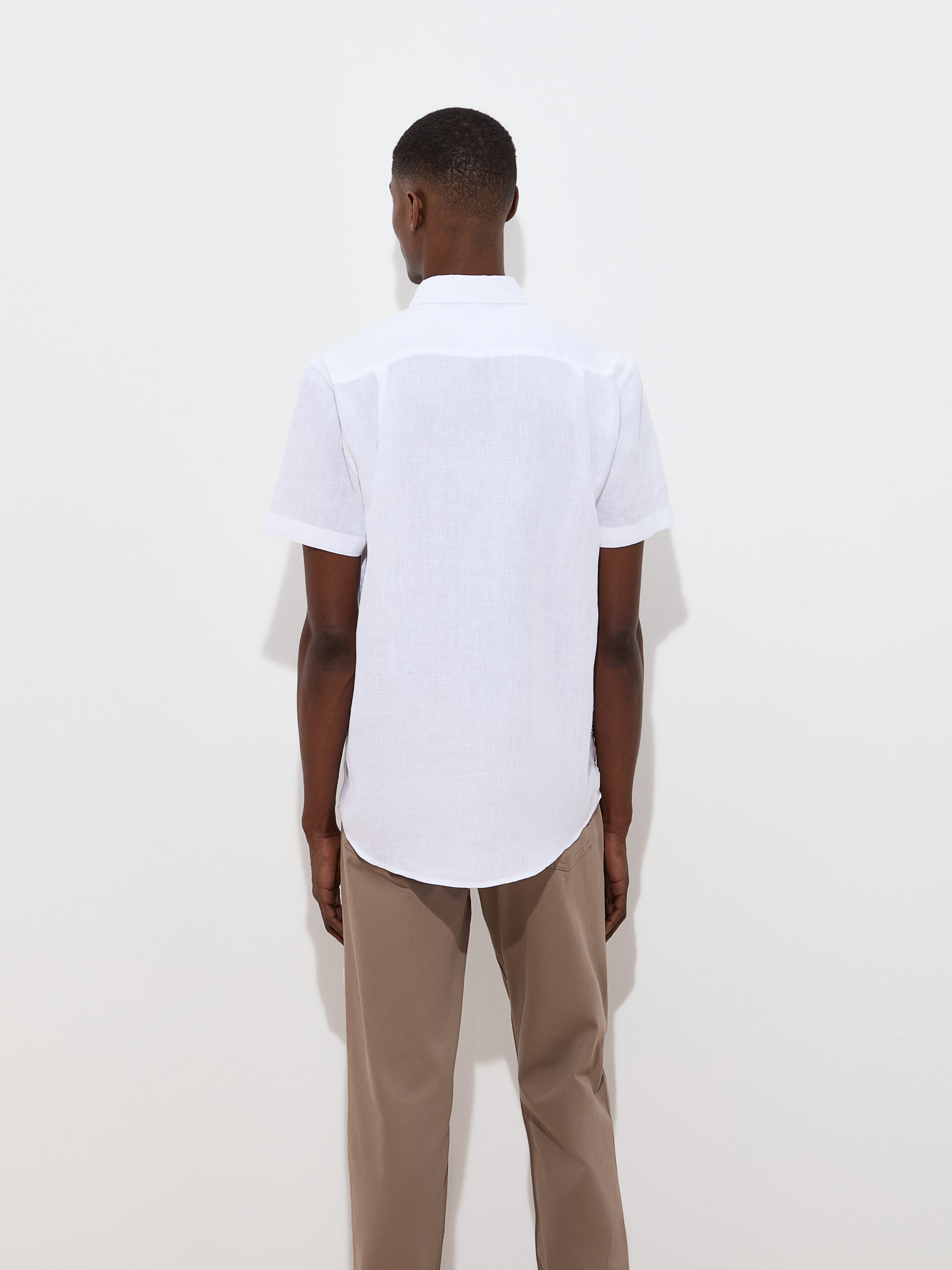 Short-sleeved linen shirt