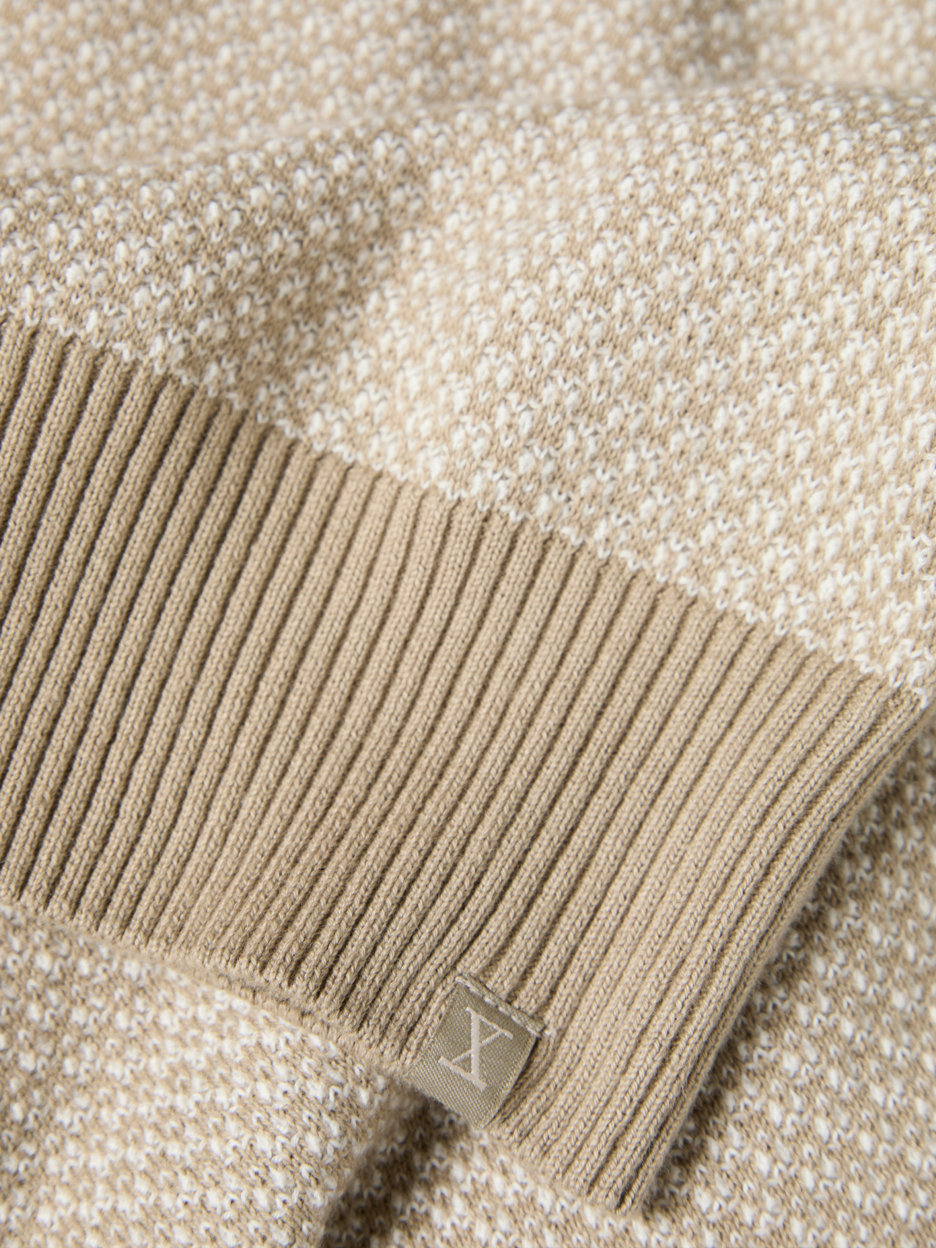 Two-tone pullover in cotton and wool