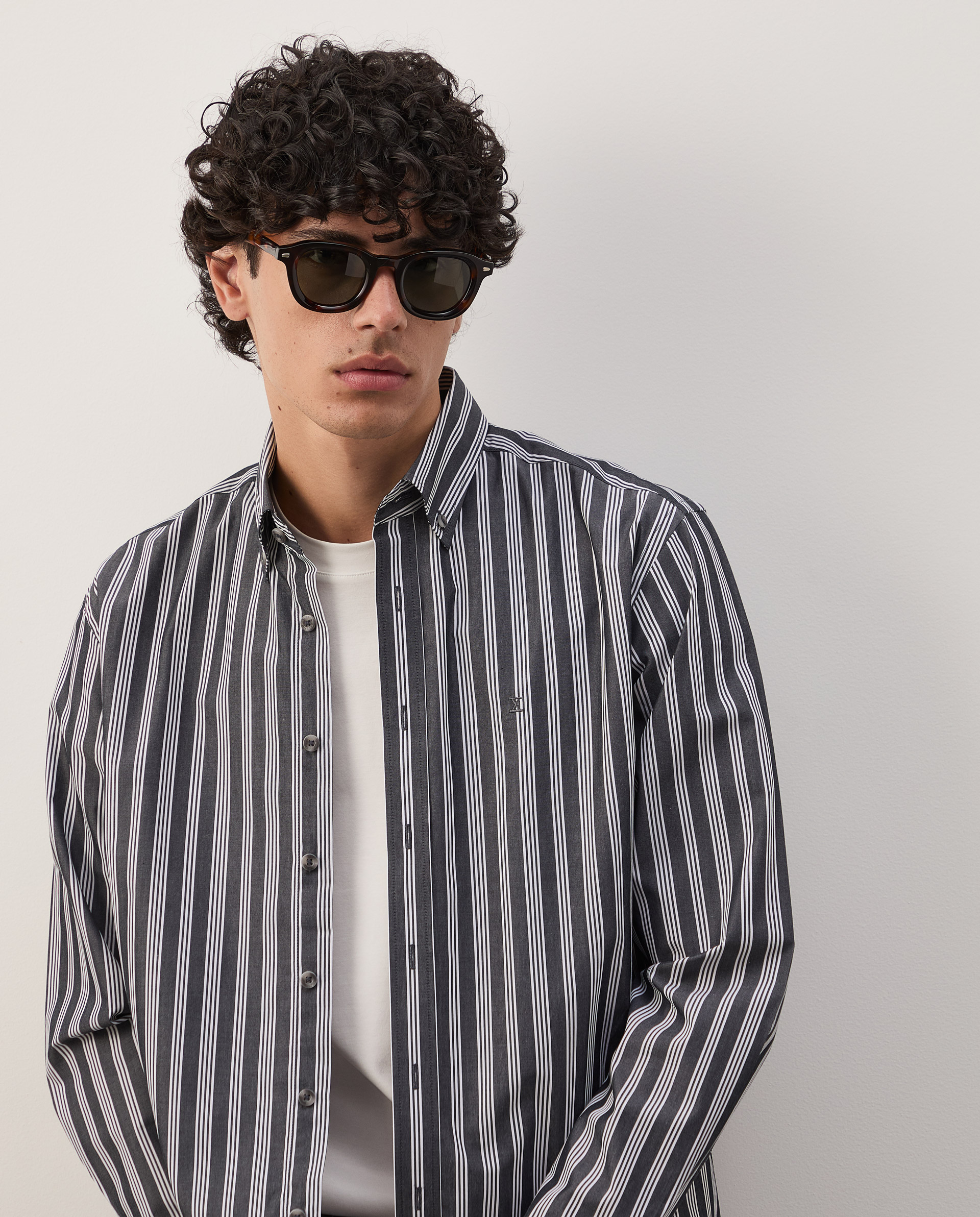Camisa regular fit às riscas