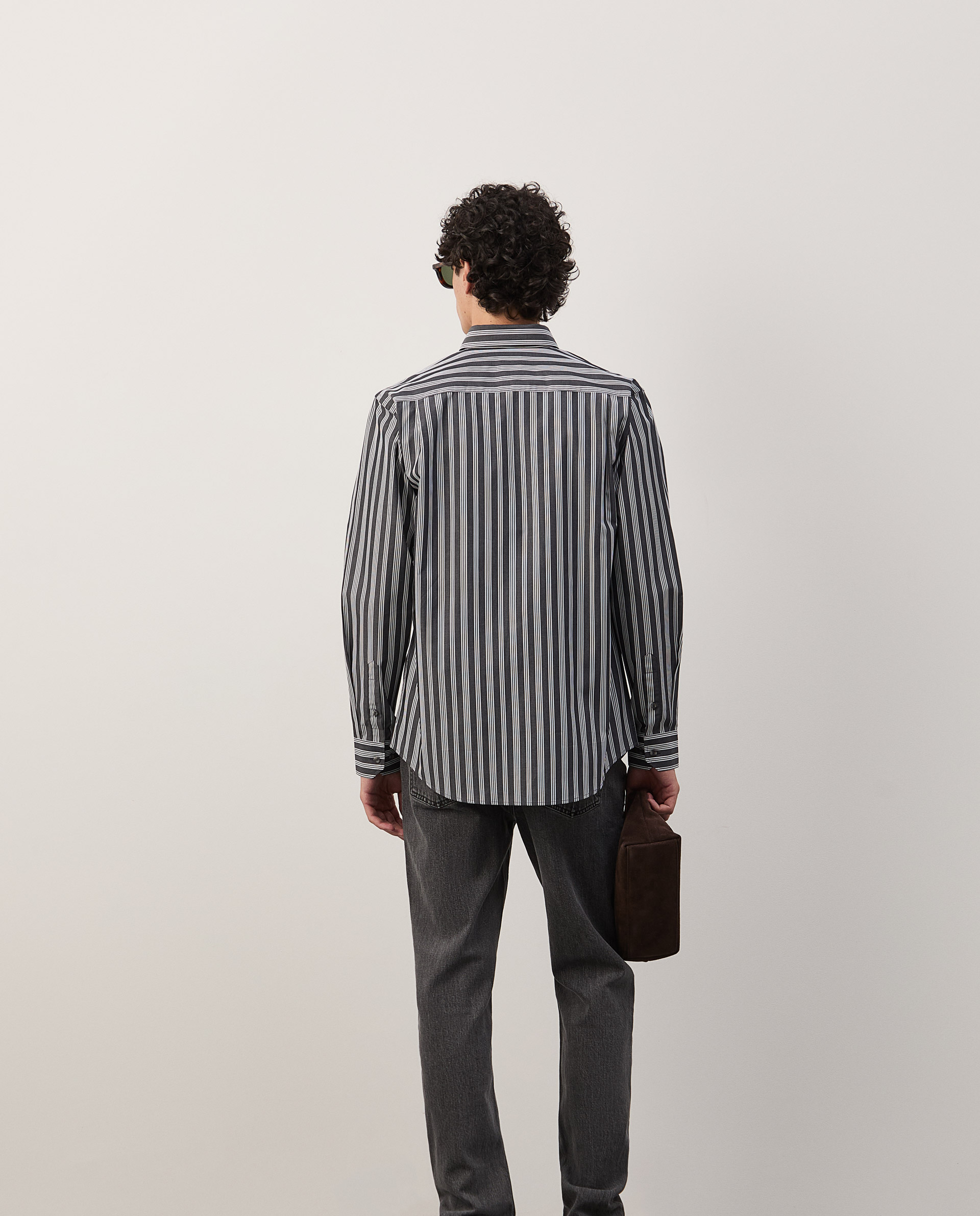 Camisa regular fit às riscas