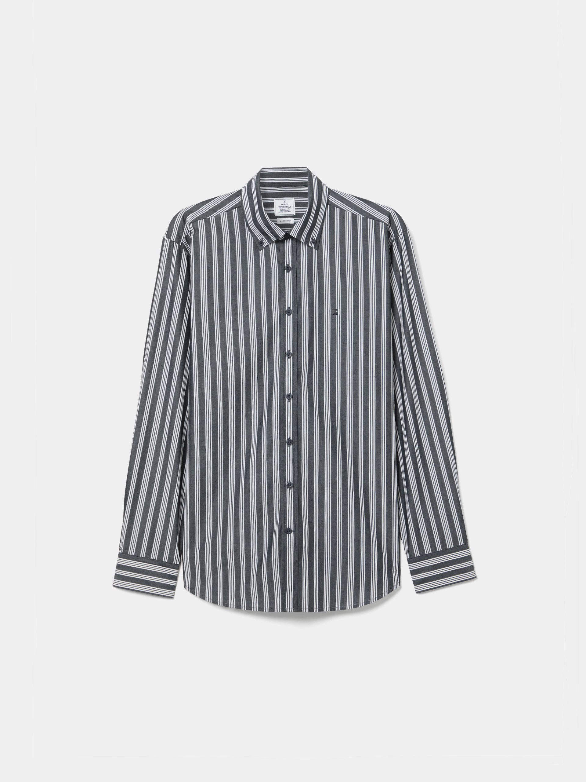 Camisa regular fit às riscas
