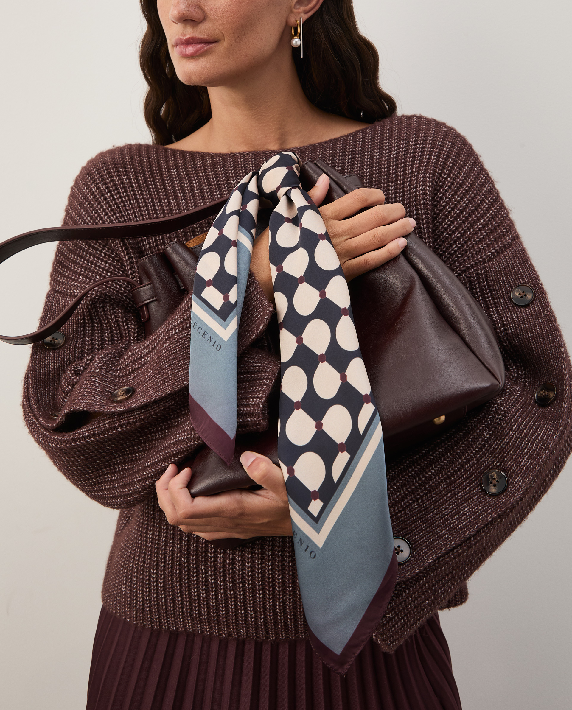Lenço acetinado estampado
