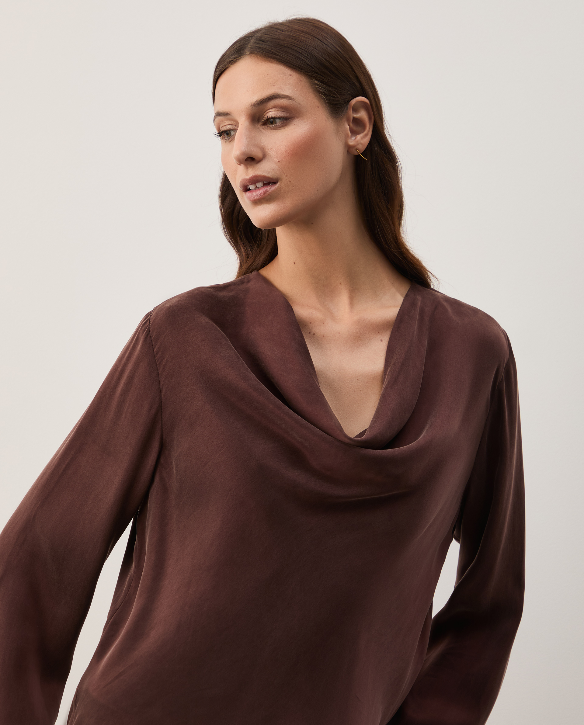 Draped blouse with cupro fabric