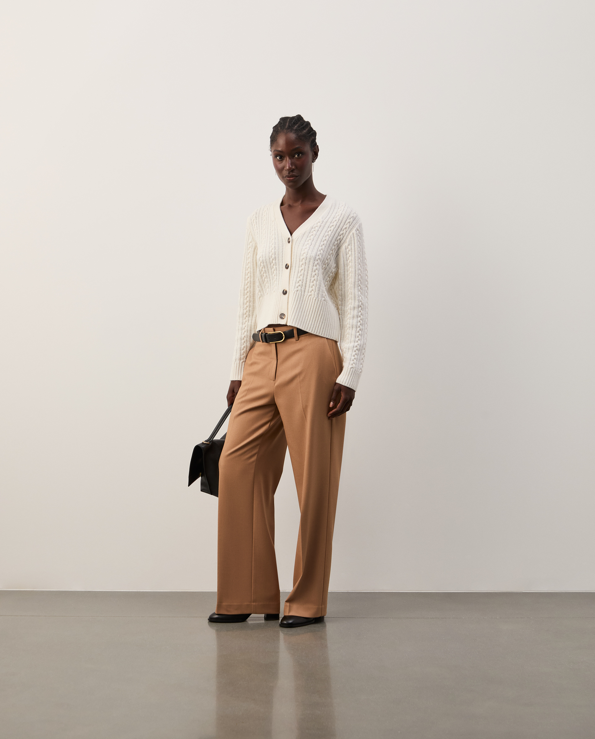 Straight-legged trousers with creases