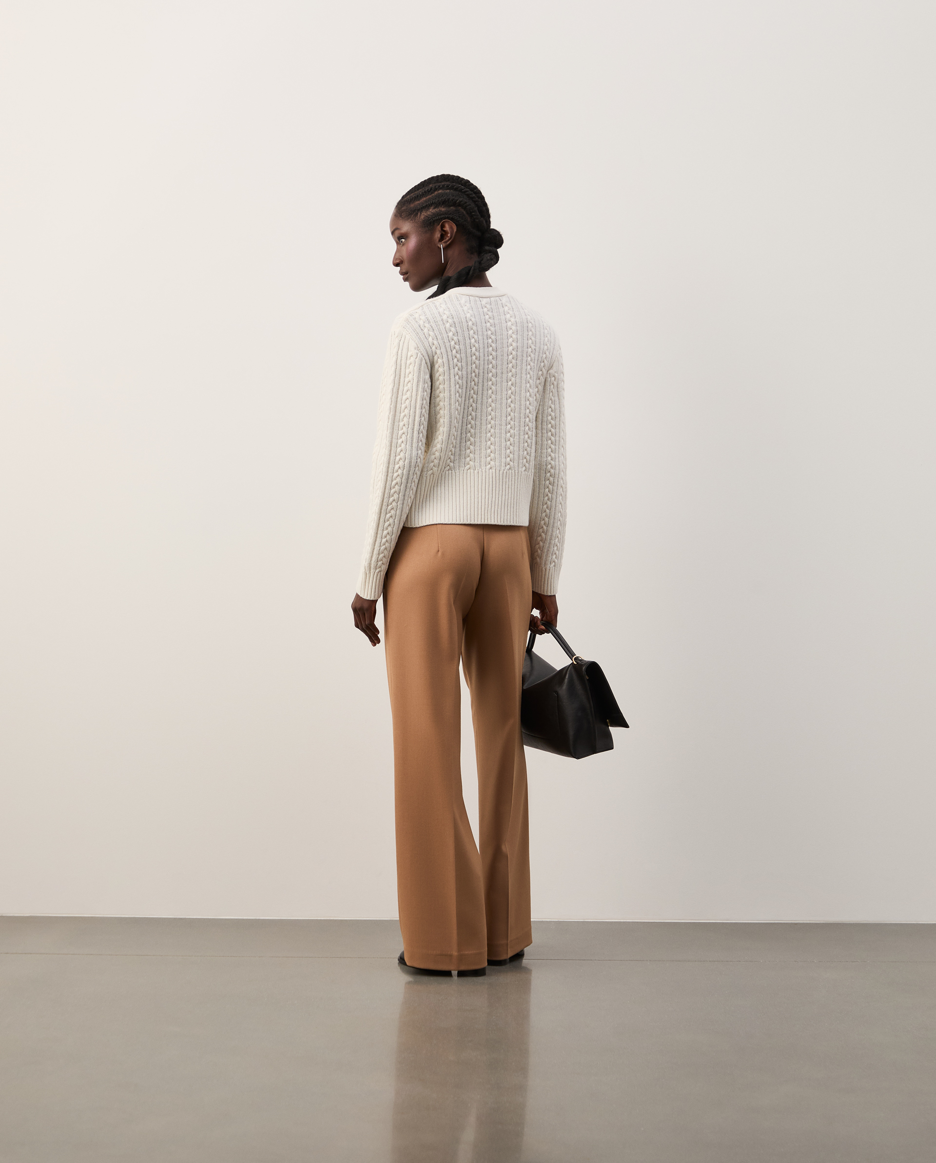 Straight-legged trousers with creases