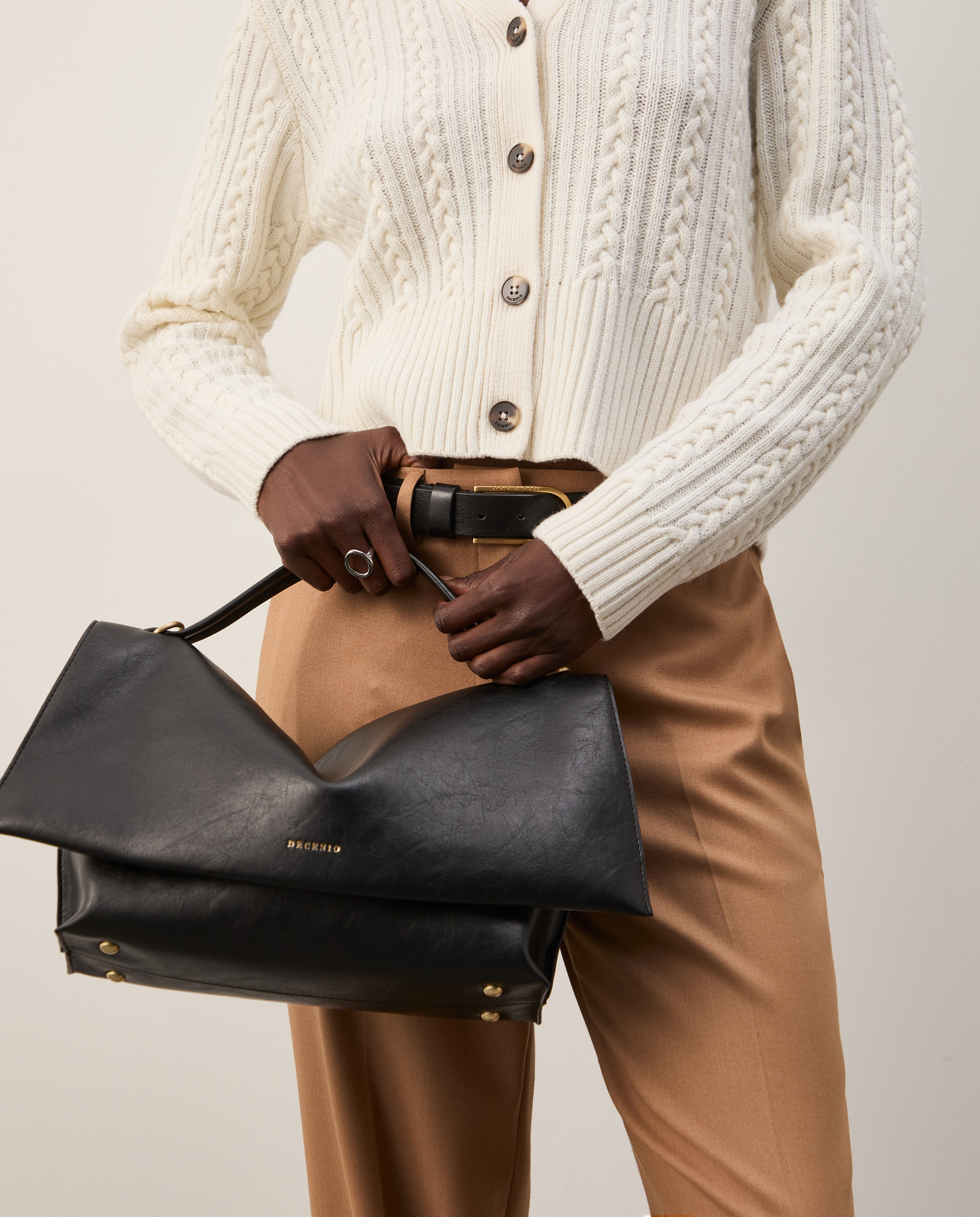 Straight-legged trousers with creases