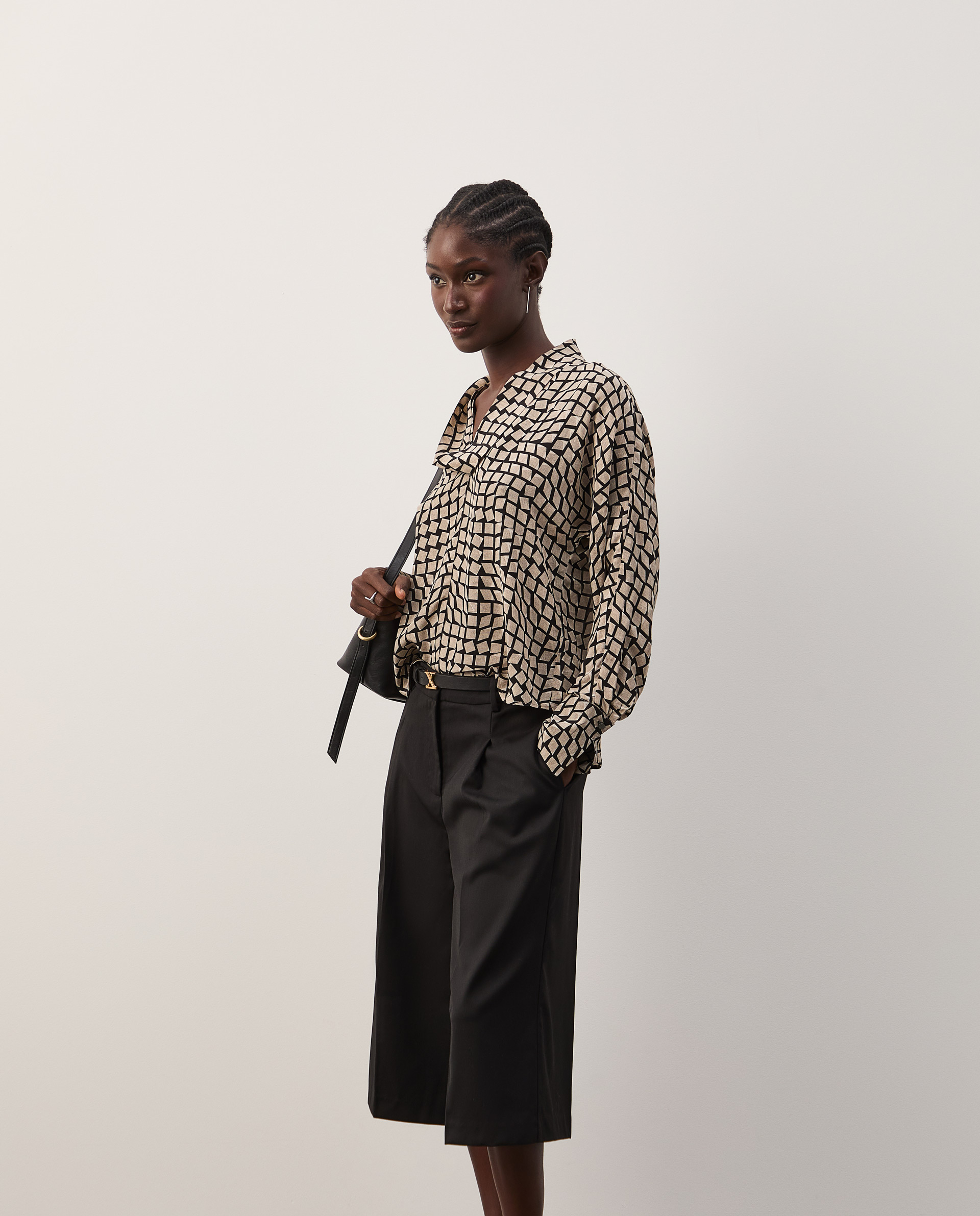 Flowy blouse with a bow
