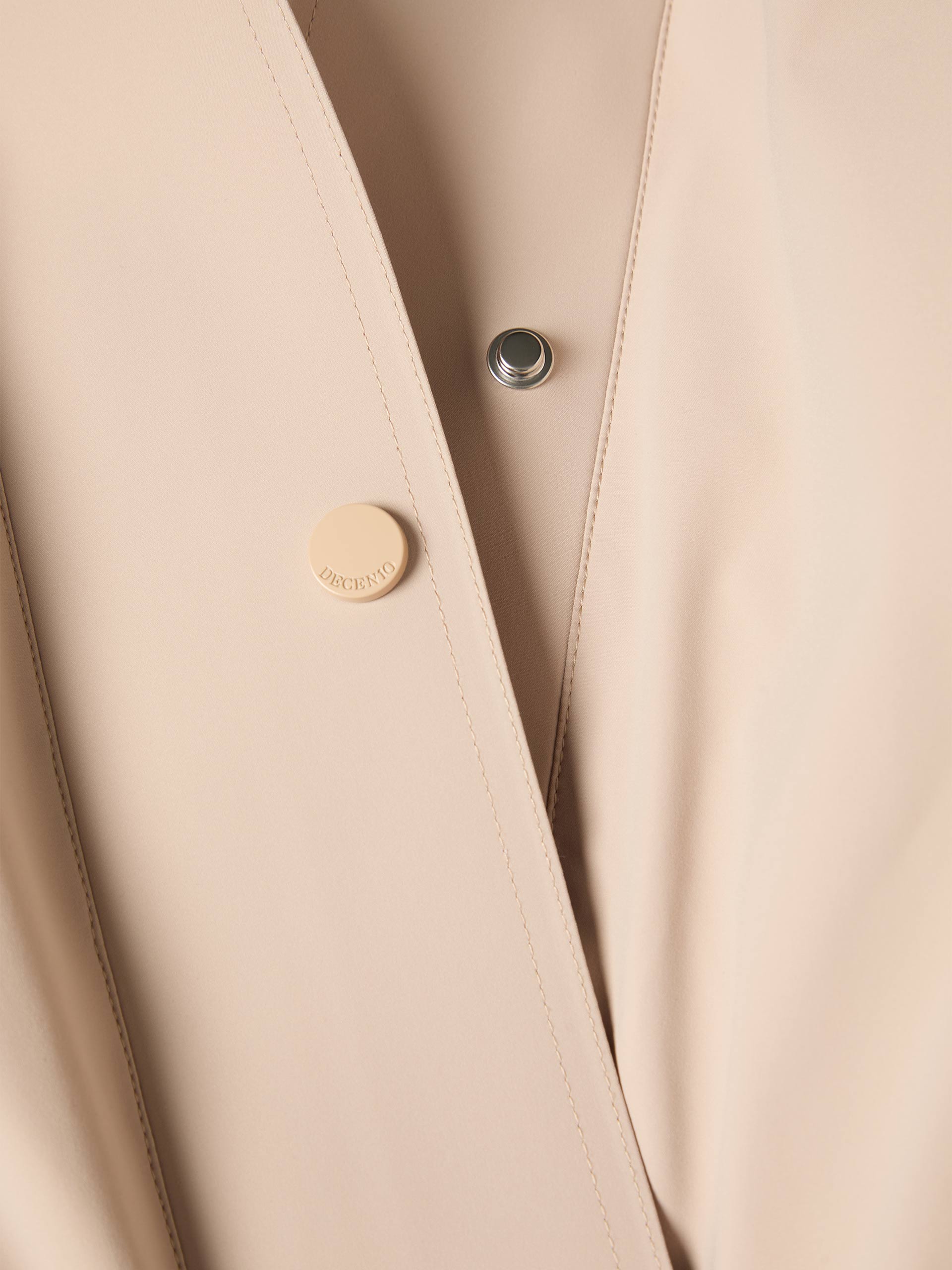 Padded jacket with removable collar
