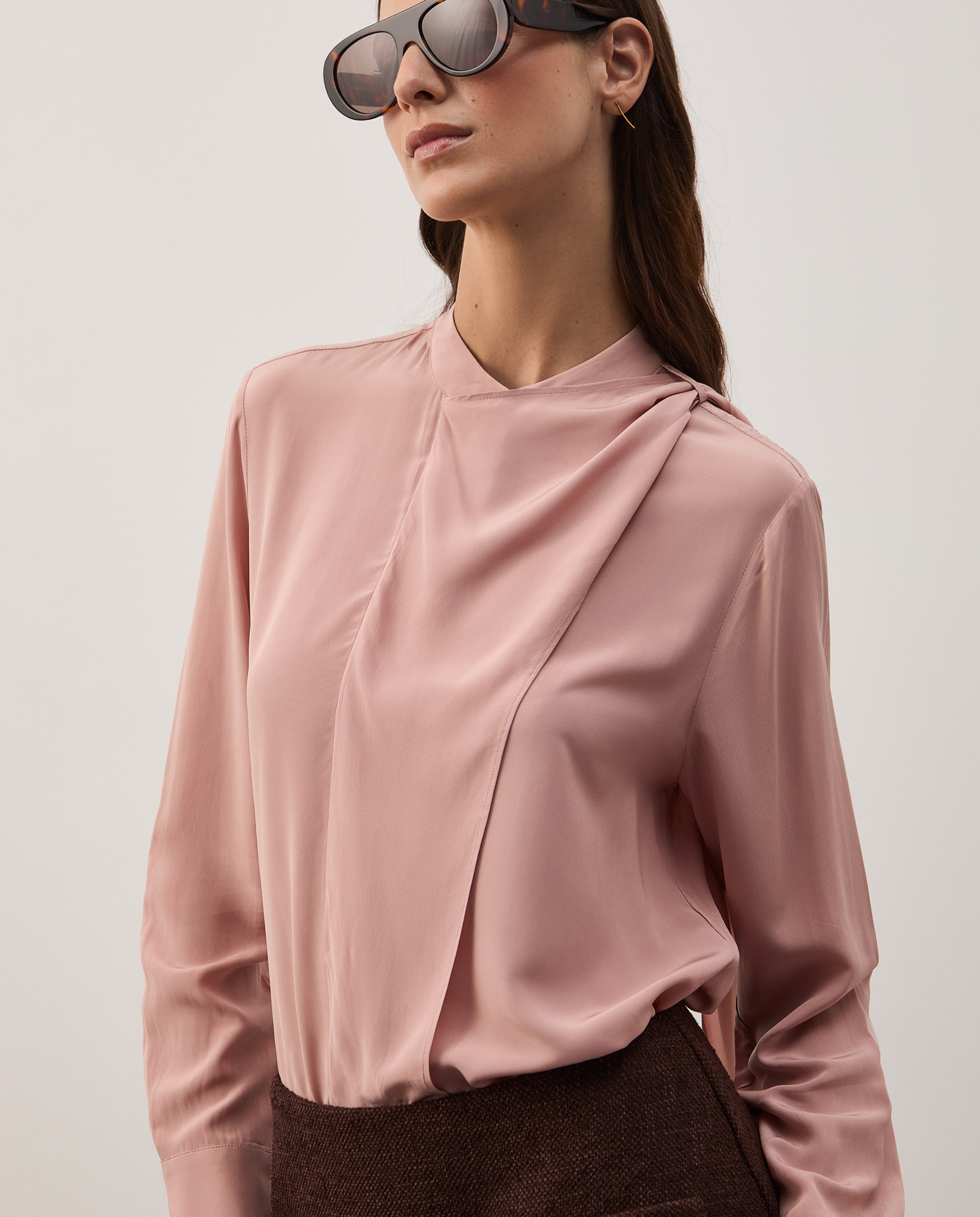 Blusa con bufanda
