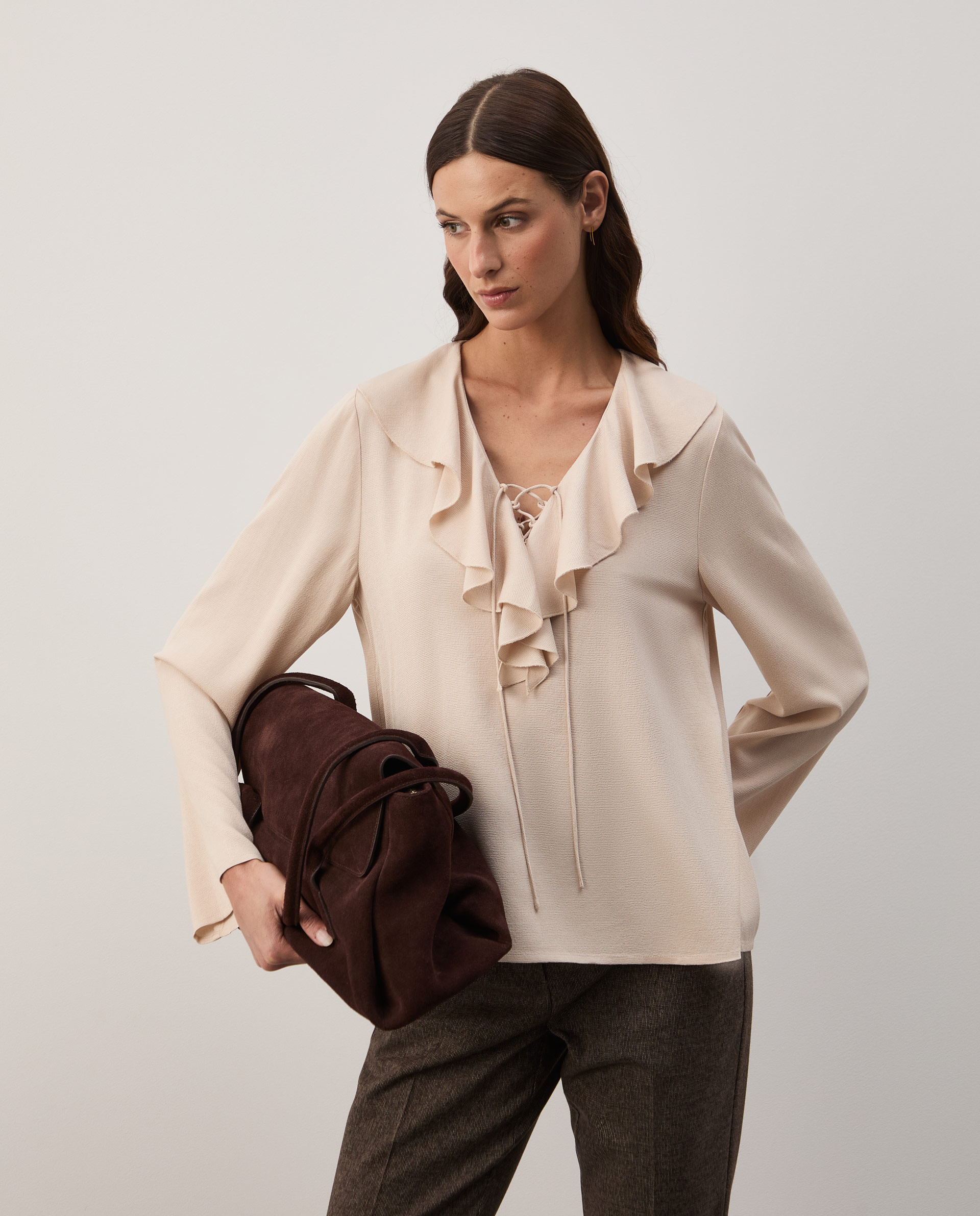 Blusa fluida com folhos
