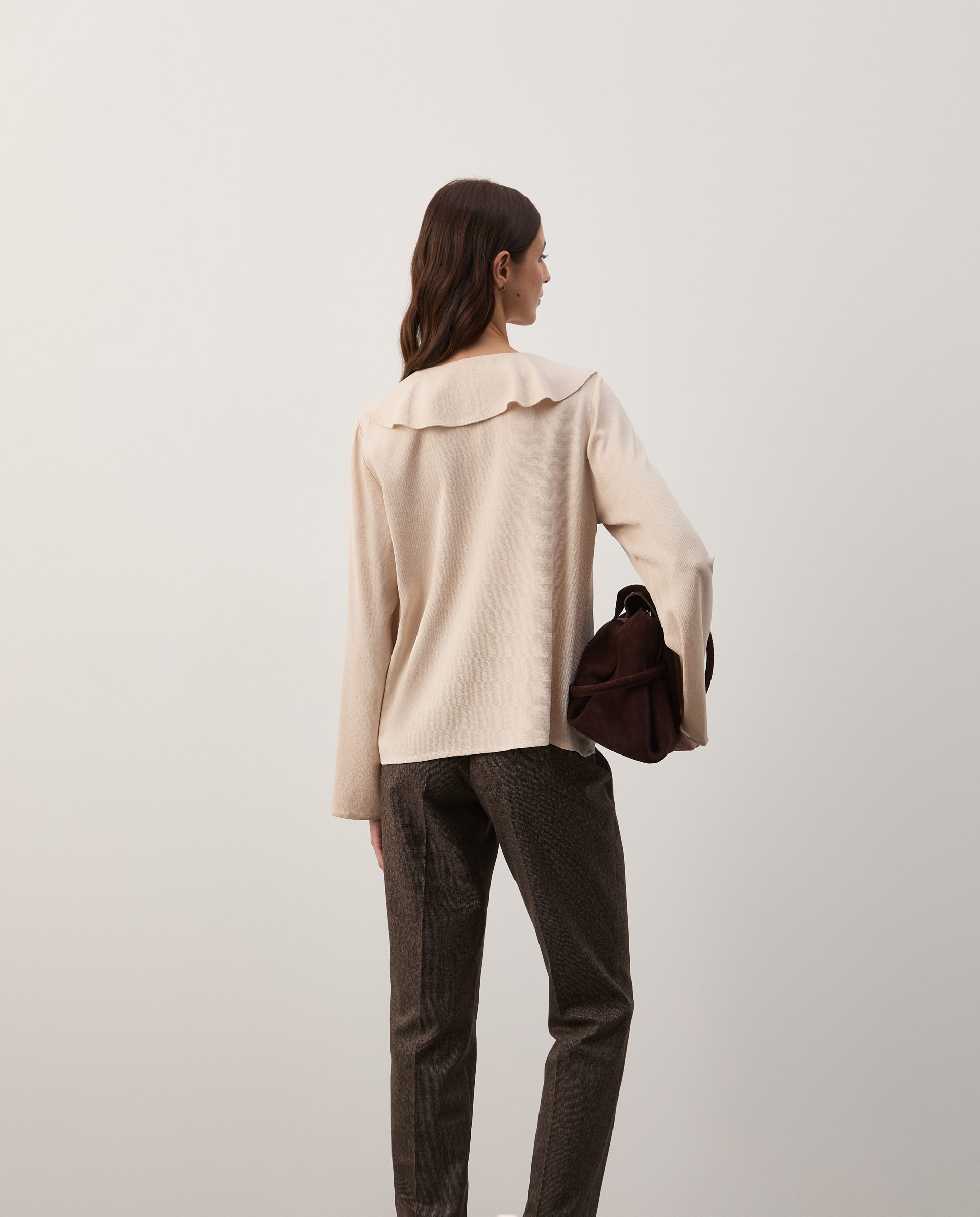 Blusa fluida com folhos