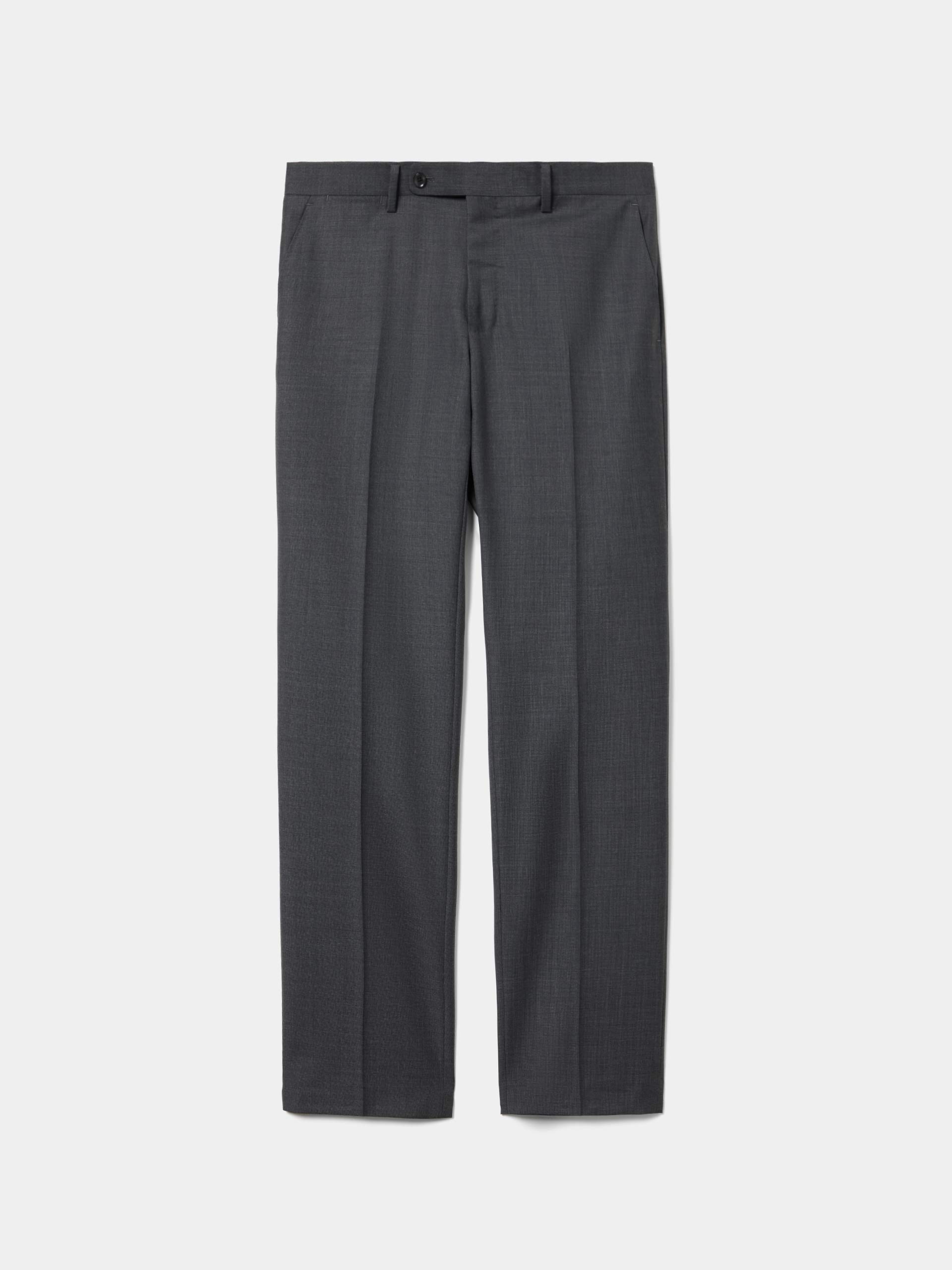 Traje clásico de corte ajustado