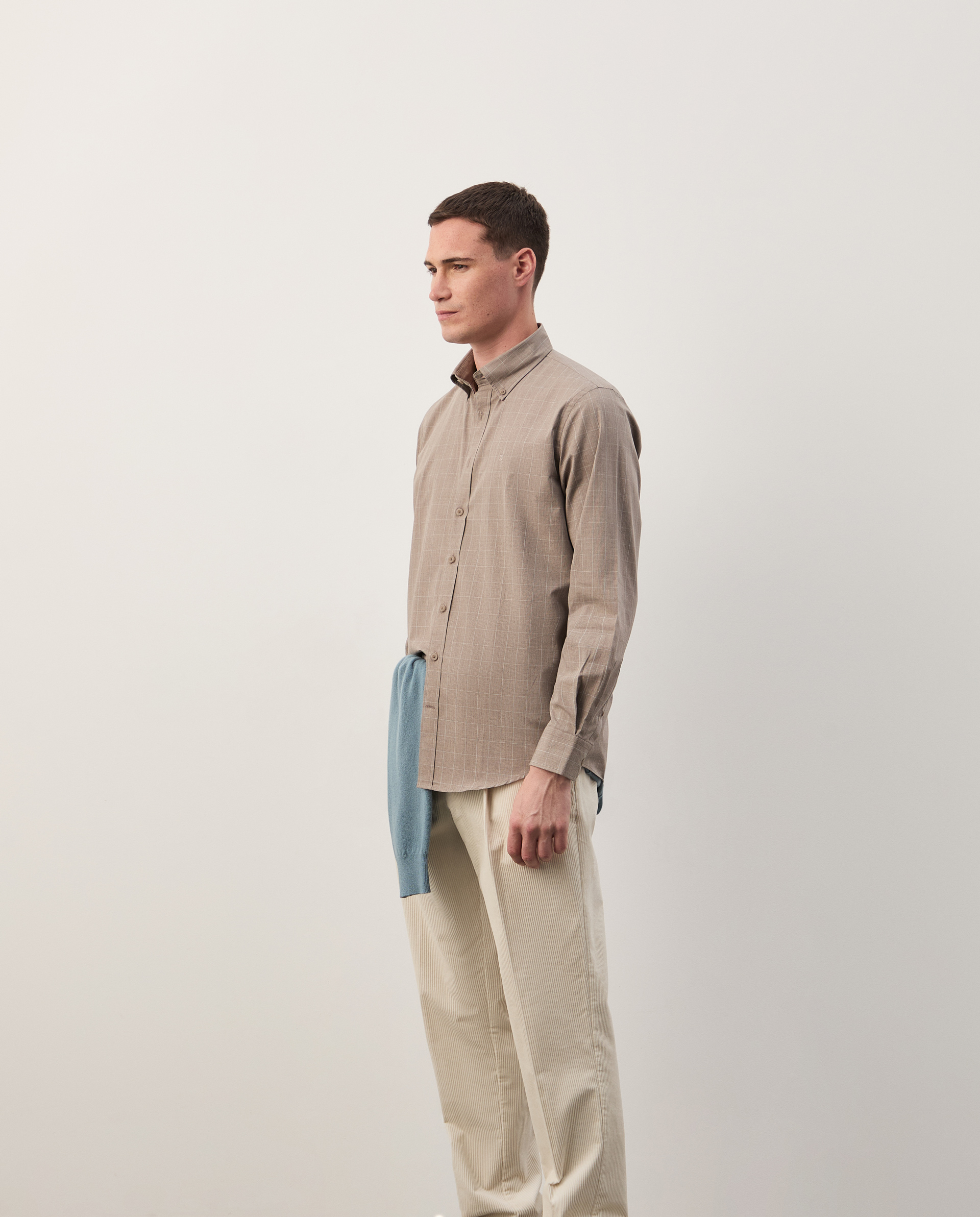 Camisa regular fit aos quadrados