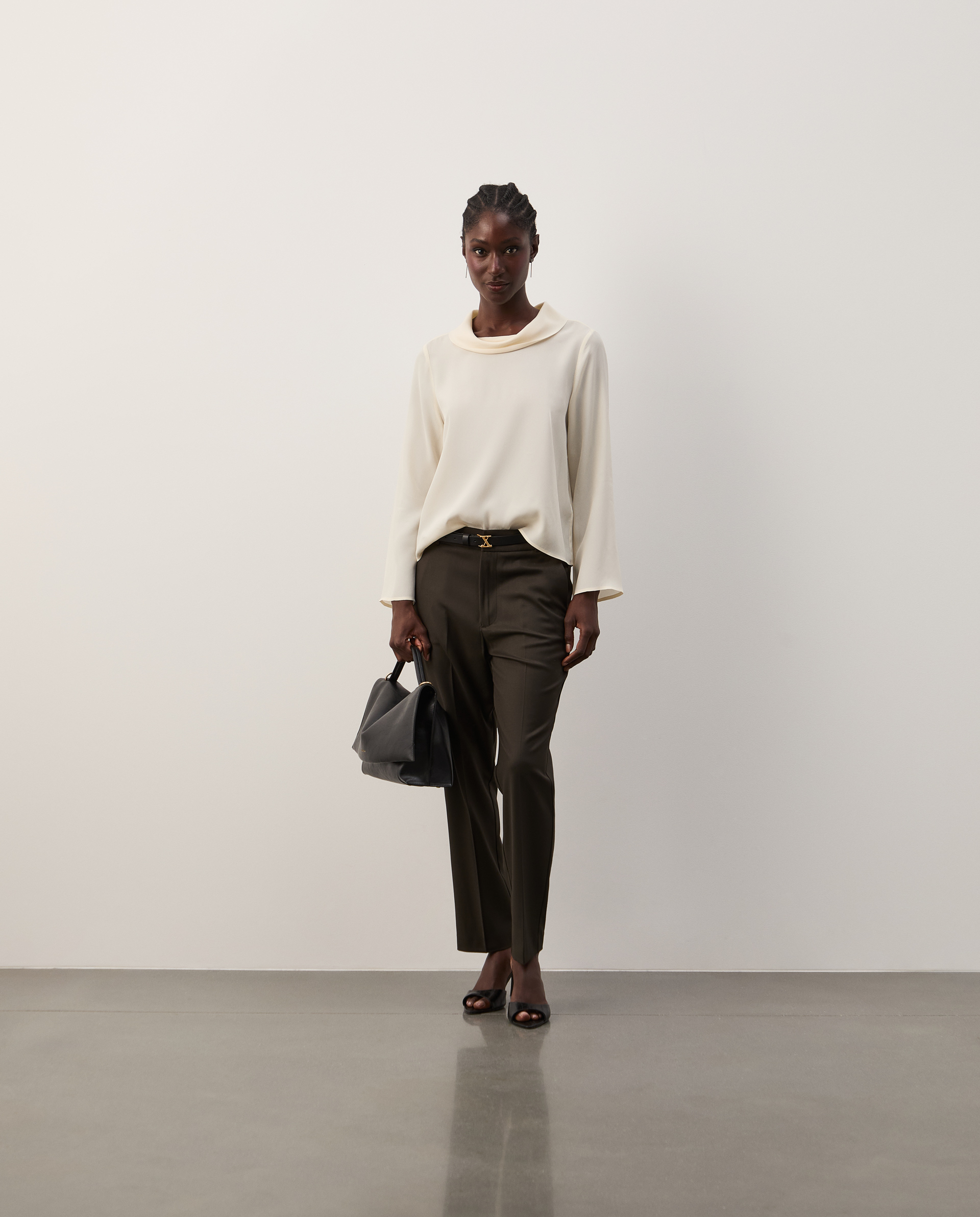 Chino pants with elastic waistband