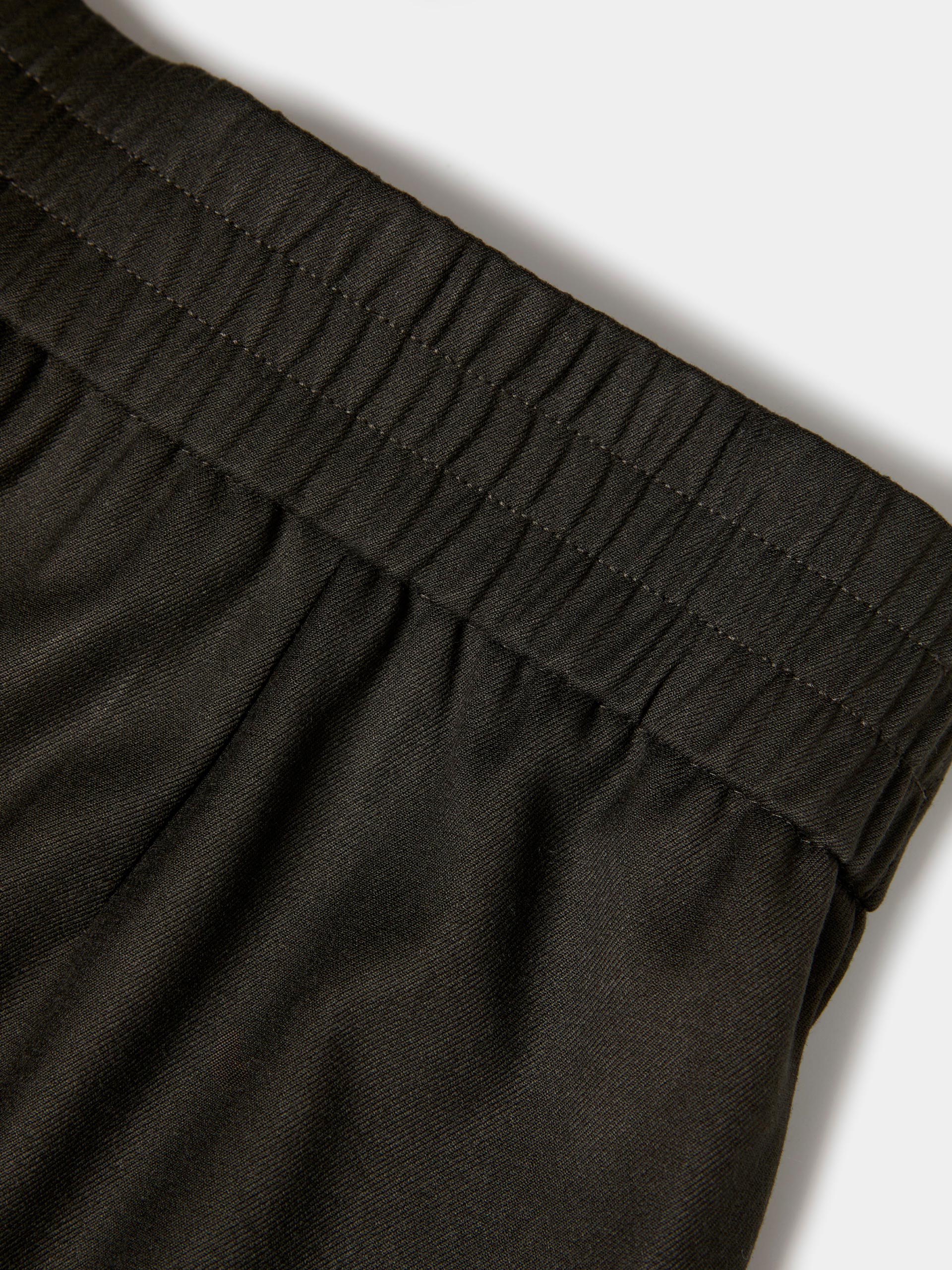 Chino pants with elastic waistband