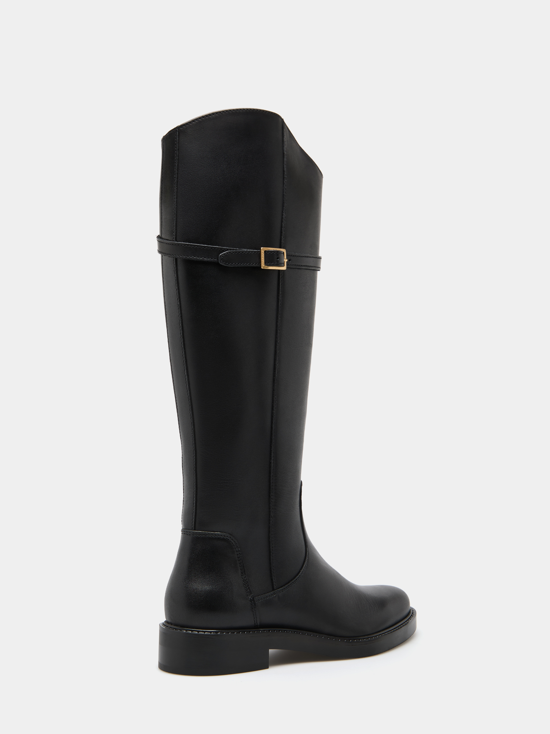 Botas de piel con hebilla