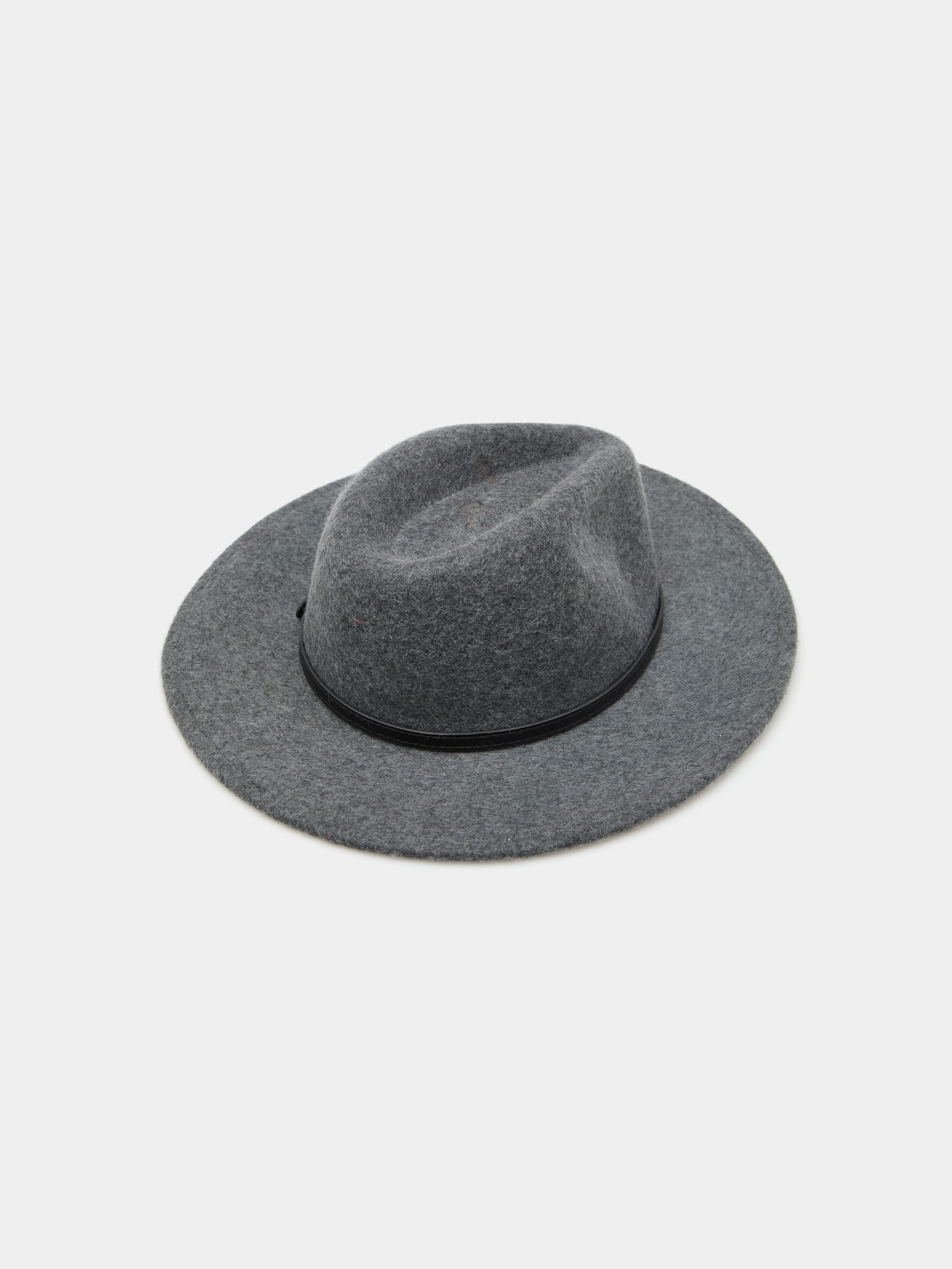 Gorro de lana con cinturón