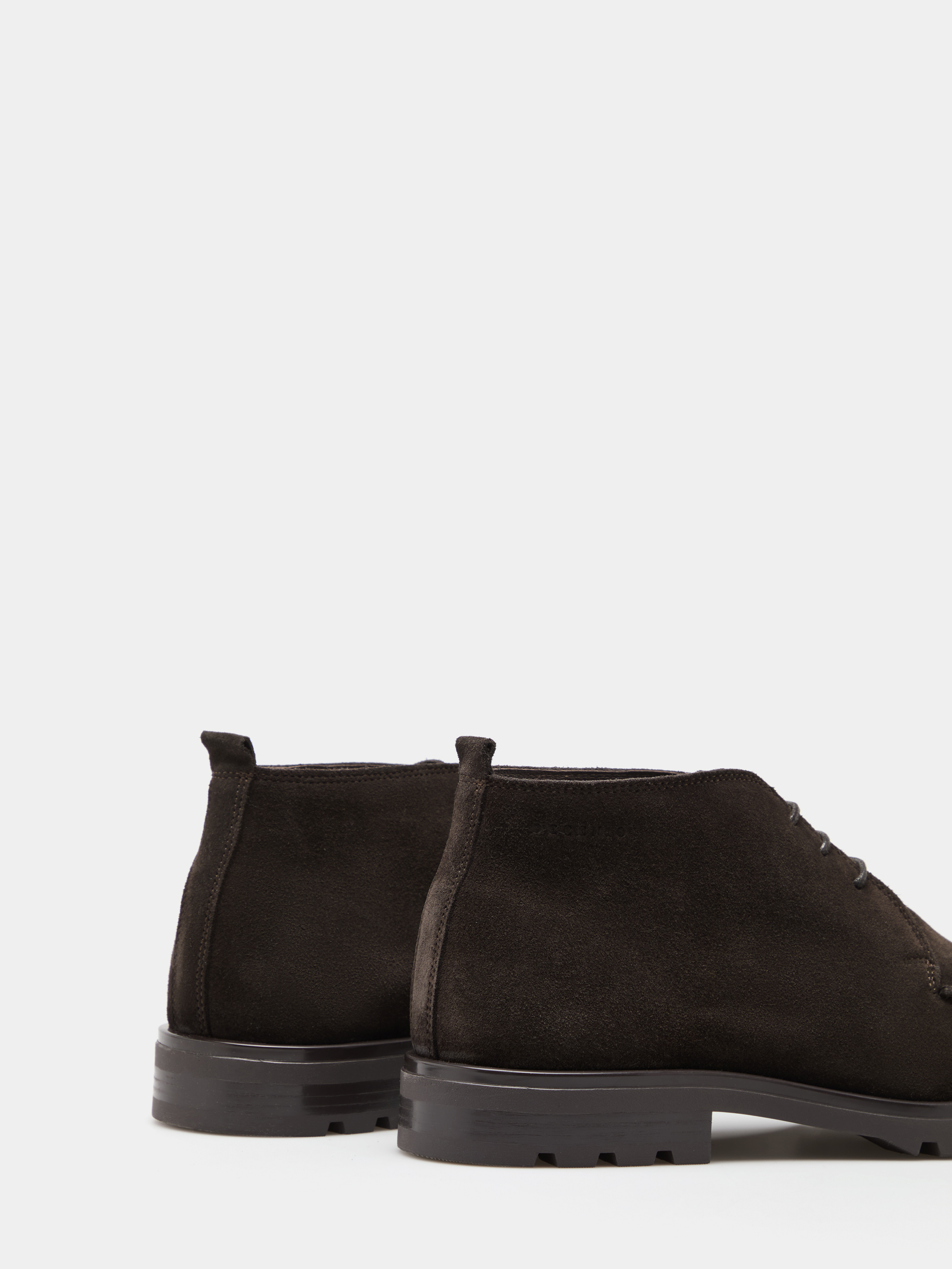 Leather ankle boot with laces