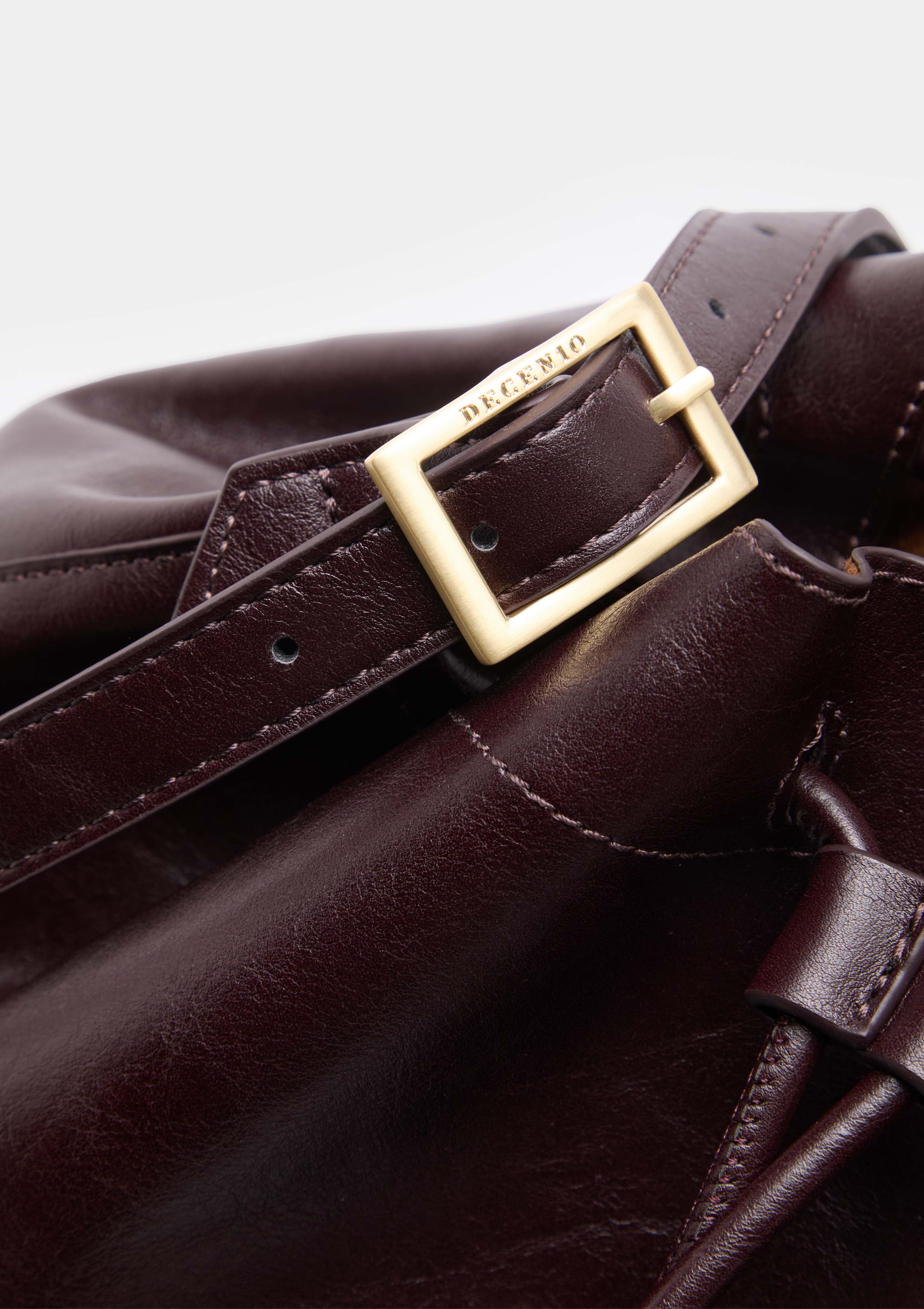 Shoulder bag with drawstring
