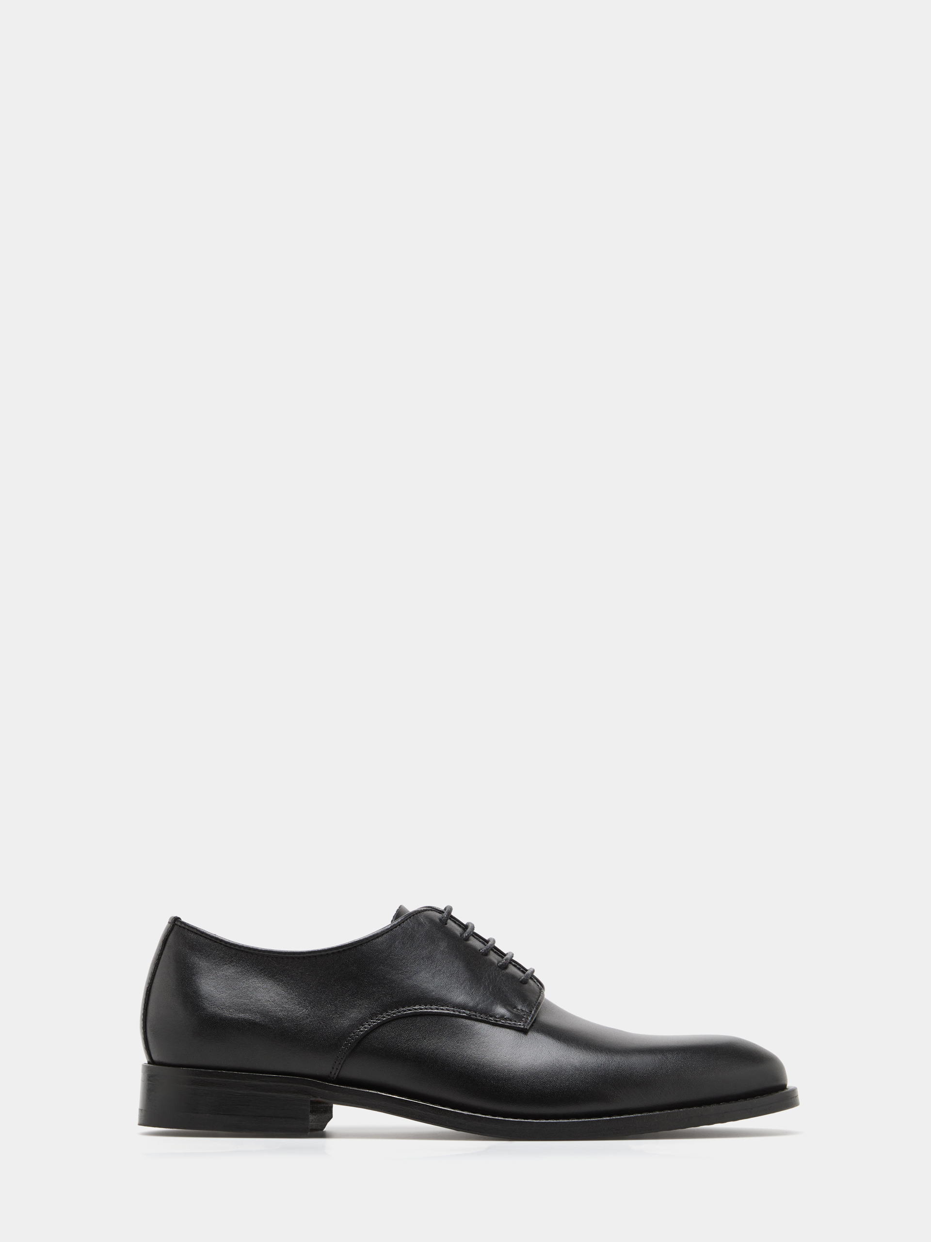 Classic lace-up shoes