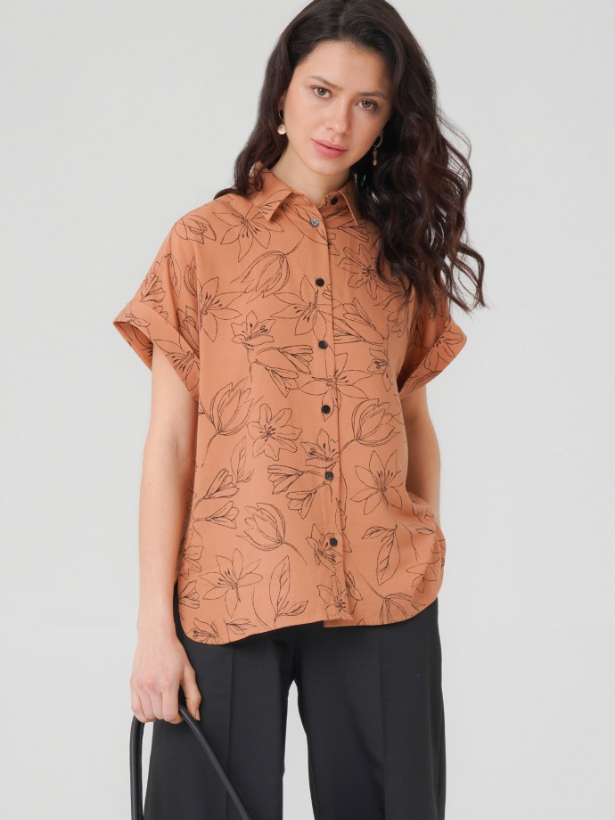 Camisa com estampado floral