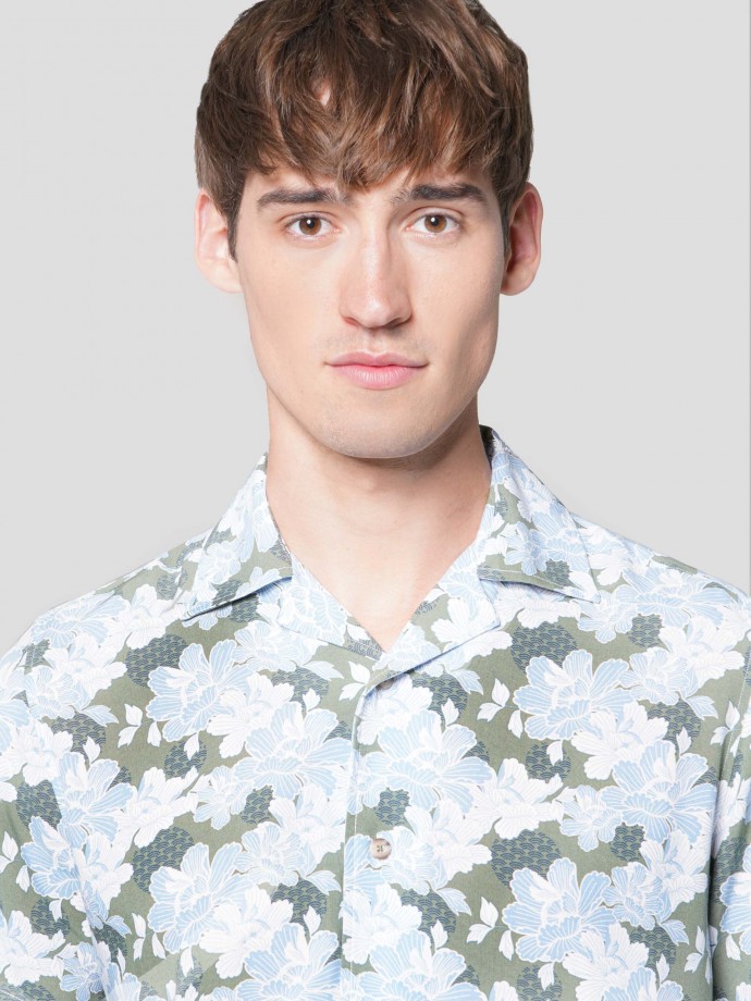 Camisa com estampado floral