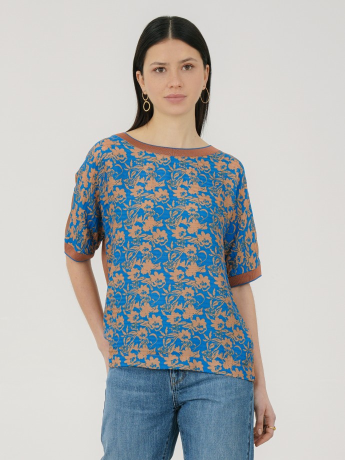 T-shirt combinada com estampado floral T-shirt combinada com estampado floral
