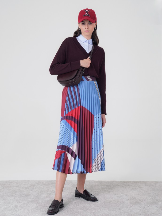 Printed pleated skirt with geometric motifs