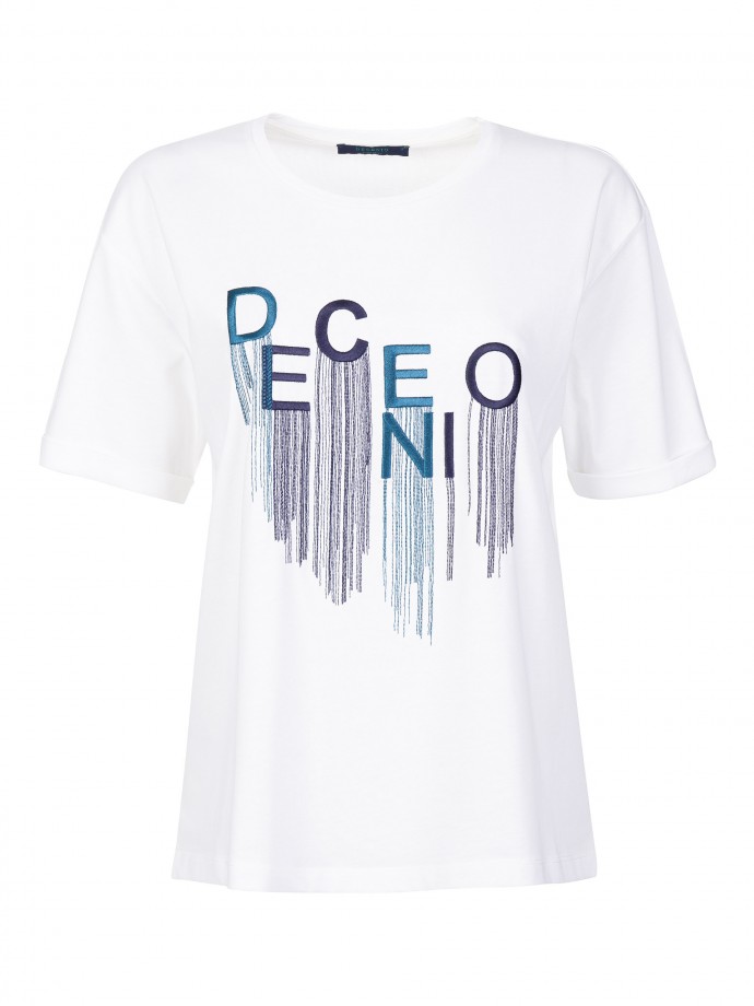 T-shirt with embroidery in premium quality cotton