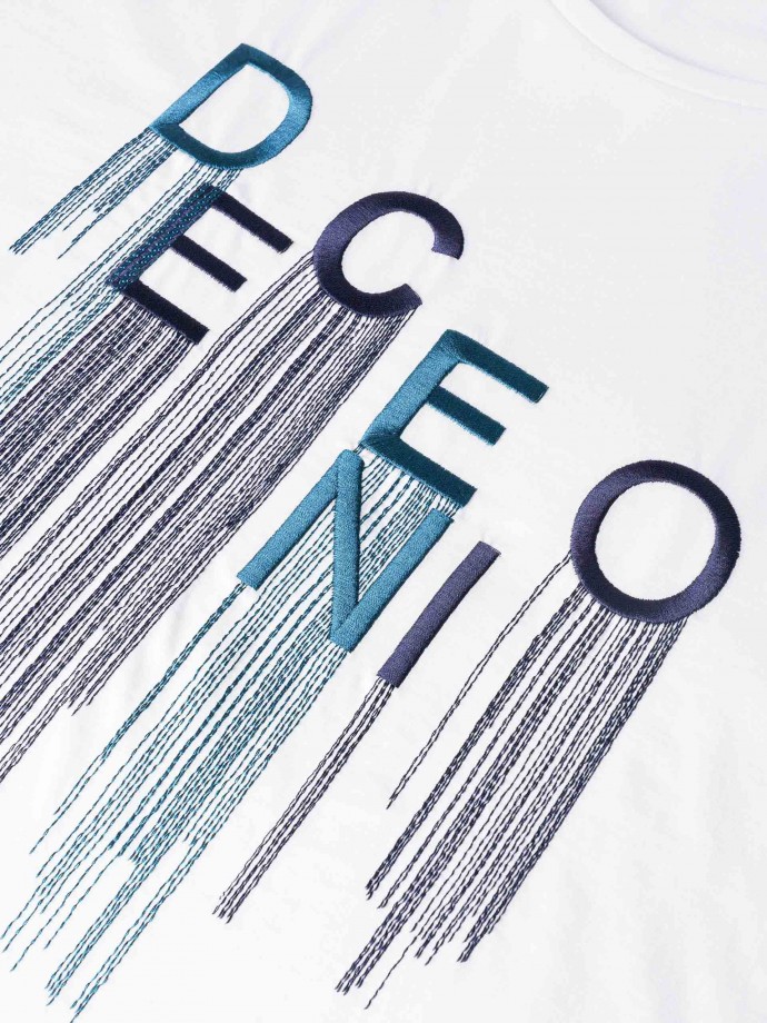 T-shirt with embroidery in premium quality cotton