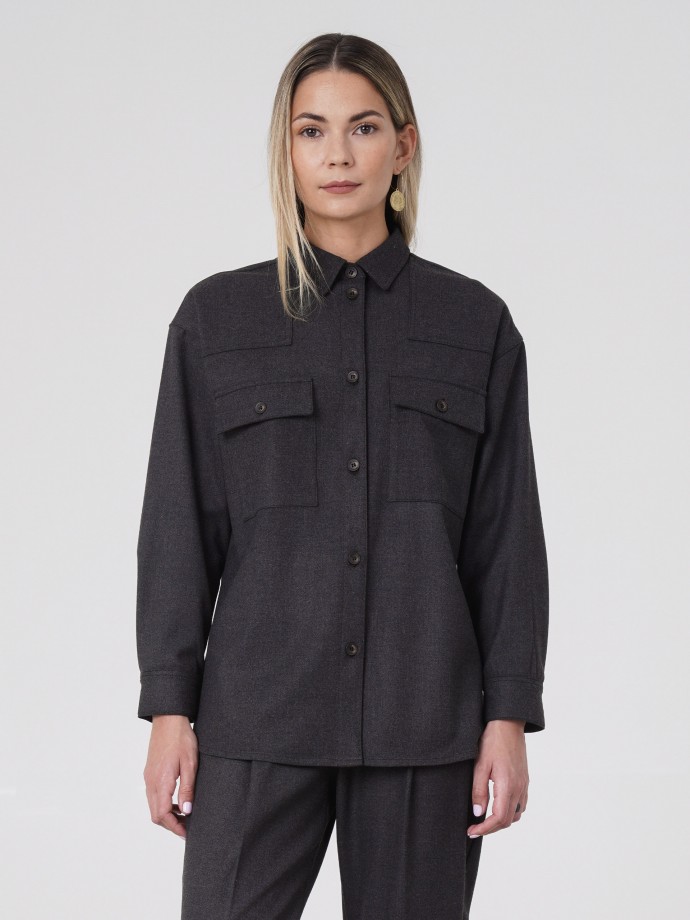 Long shirt with pockets