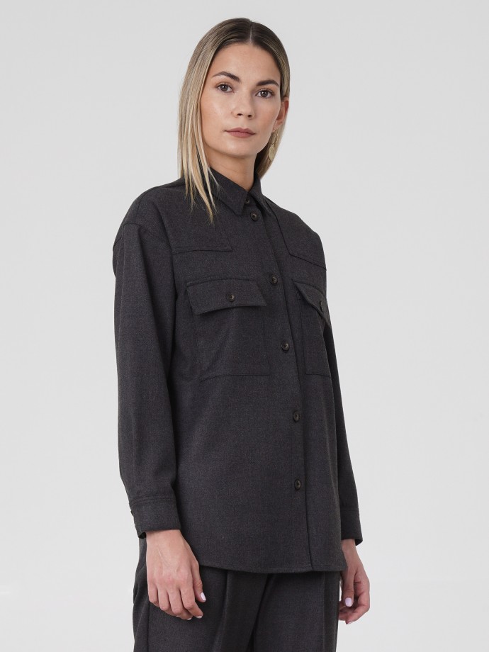 Long shirt with pockets