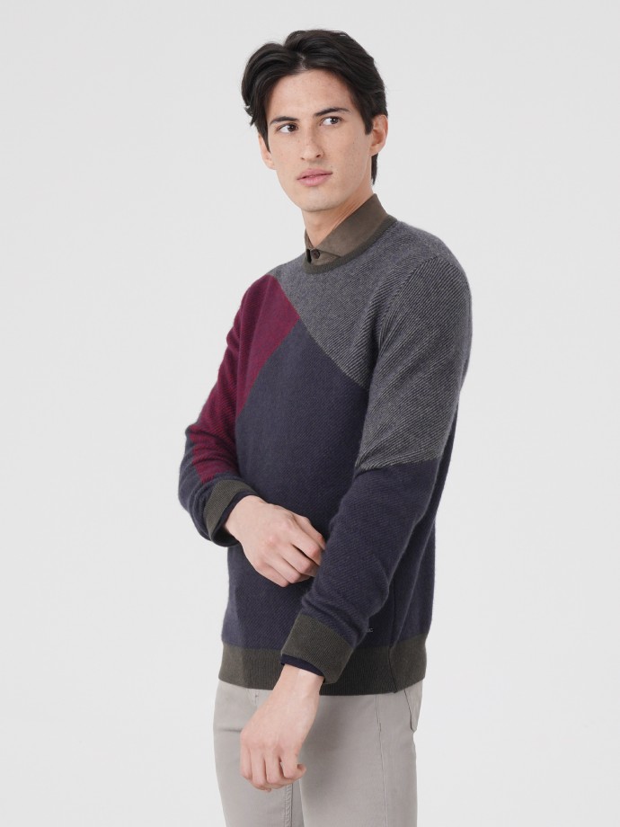 Jaquard sweater with round neckline