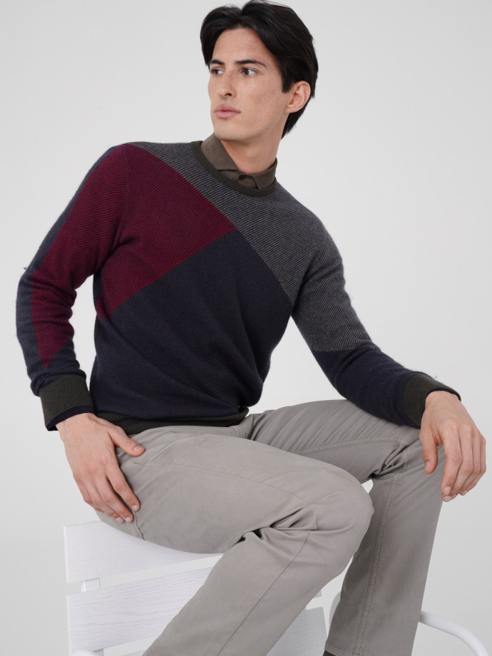 Jaquard sweater with round neckline