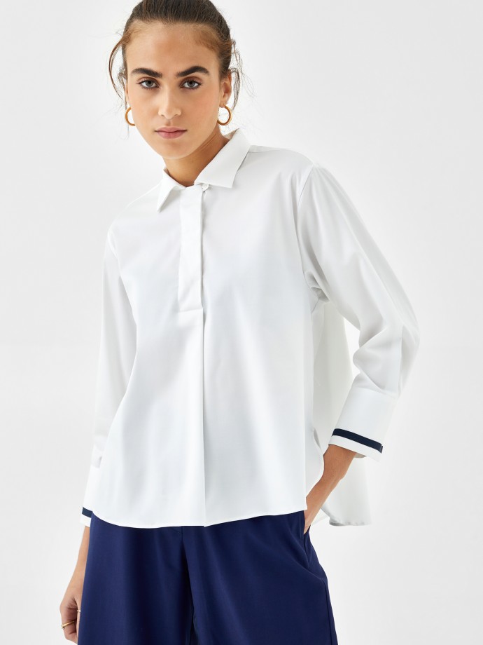 Blouse with frill