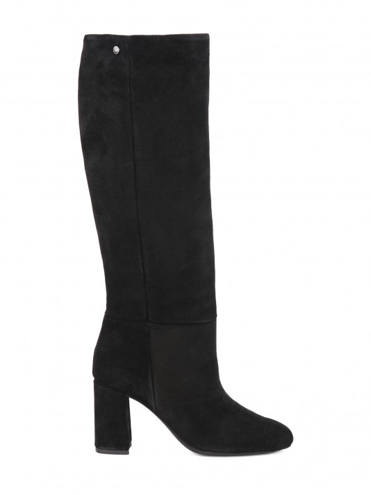 High-leg suede boots